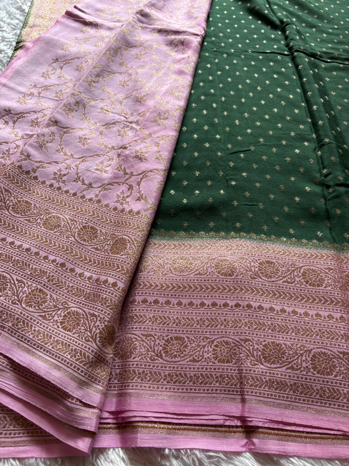 SCB04 (2D) : Dark green-baby pink