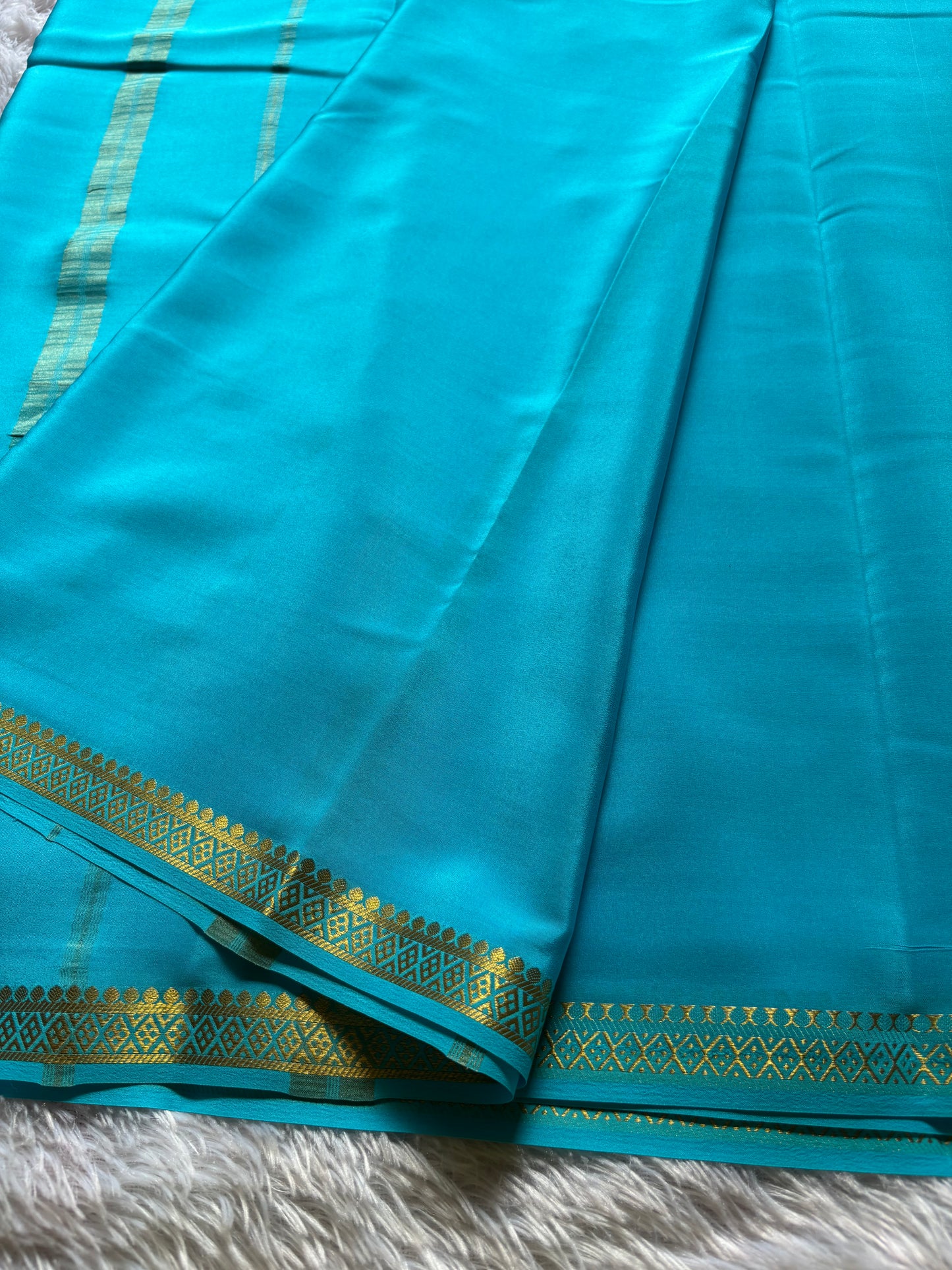 Nikhila : Solid Sea blue