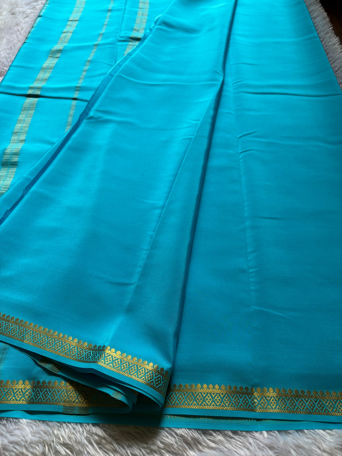Nikhila : Solid Sea blue