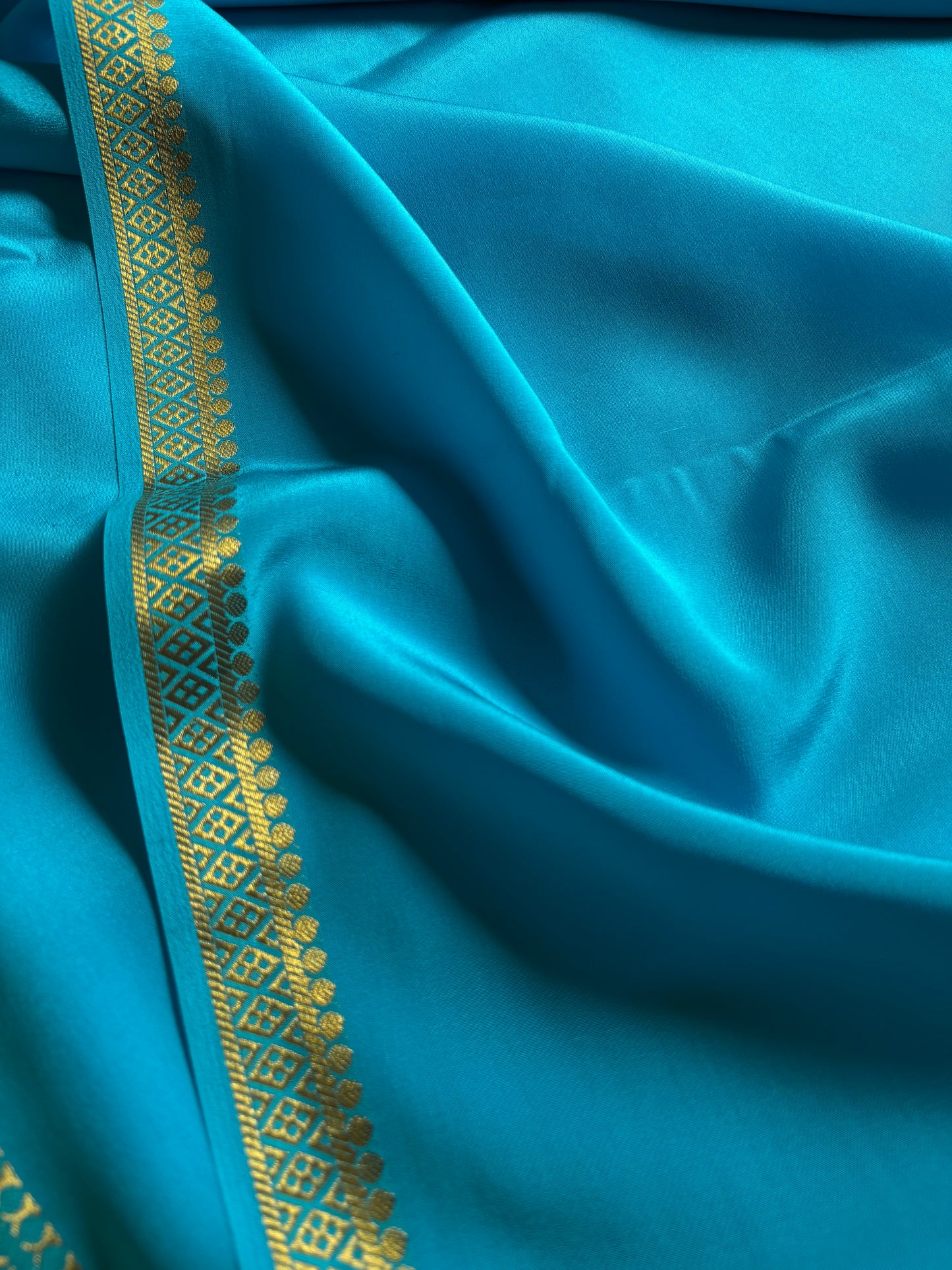 Nikhila : Solid Sea blue