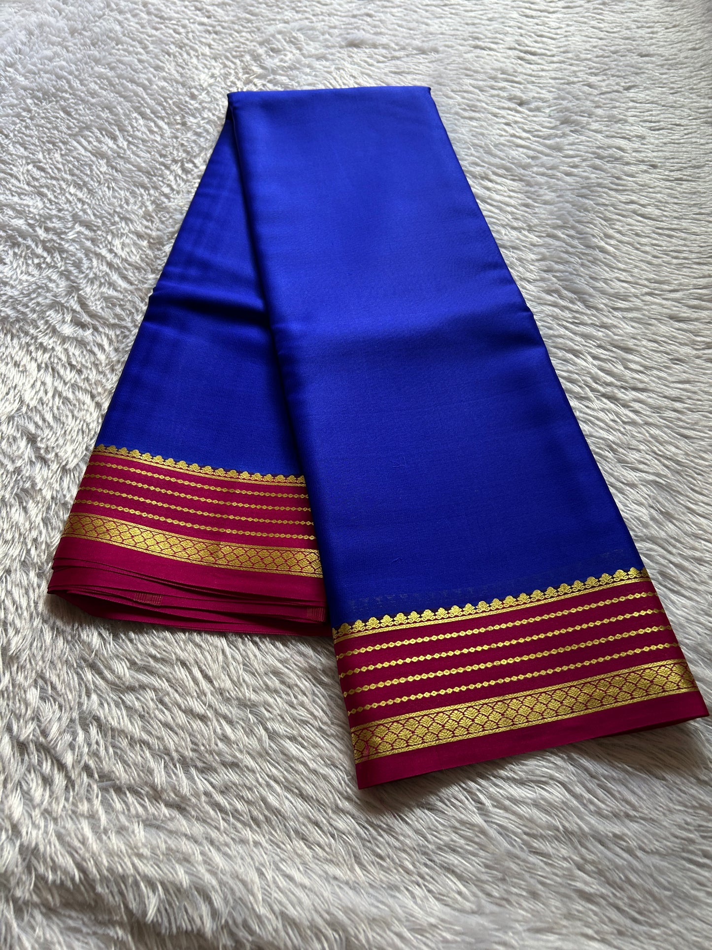 Lekhana (2D) : Royal blue-pink