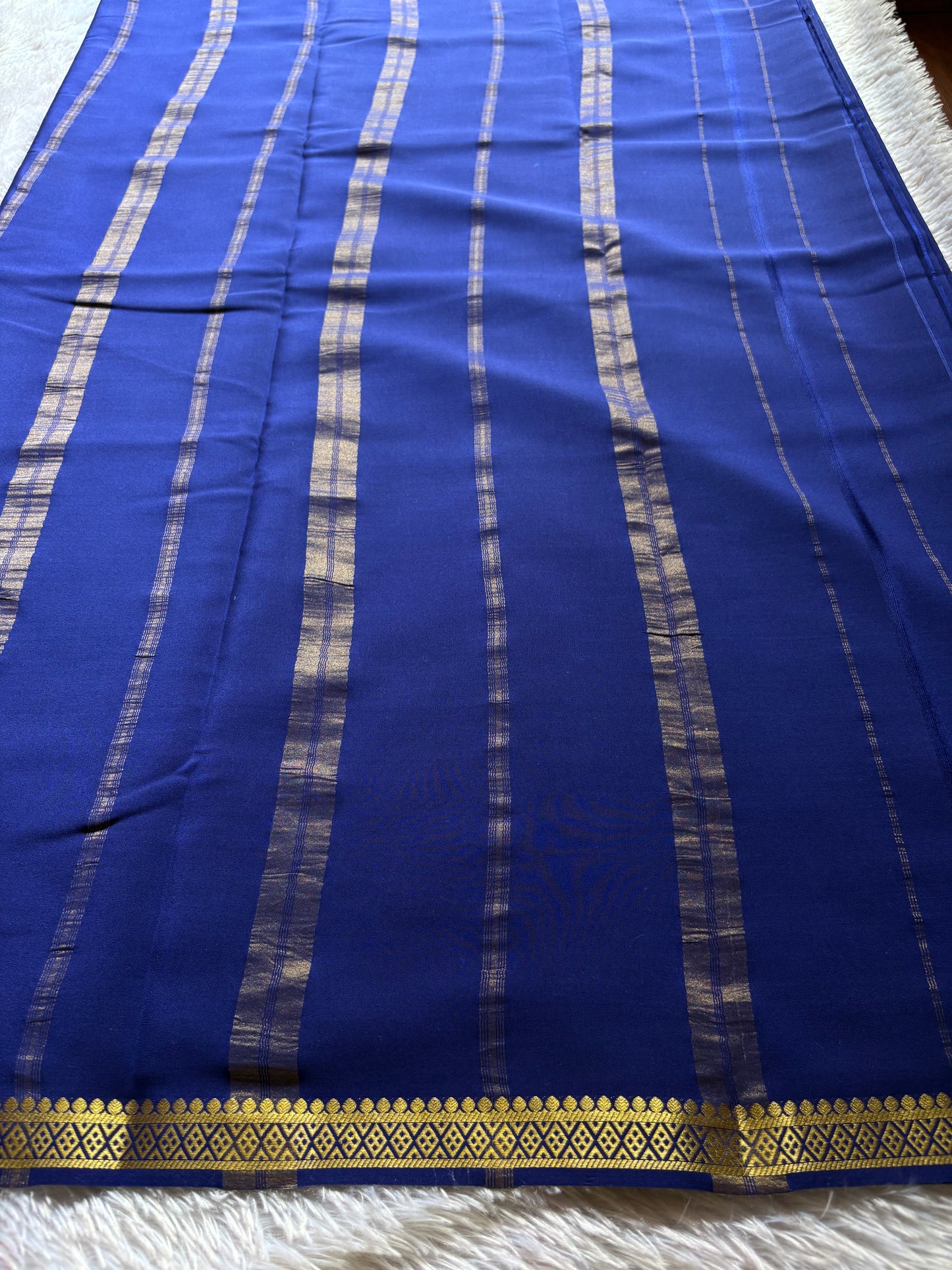 Nikhila : Solid Navy blue