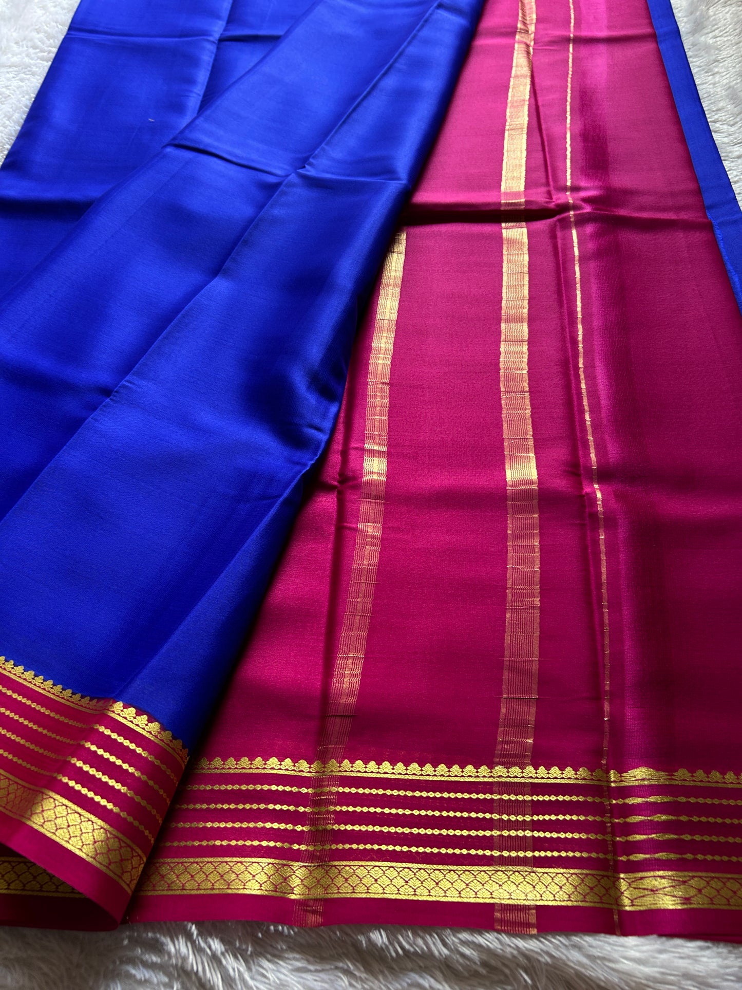 Lekhana (2D) : Royal blue-pink