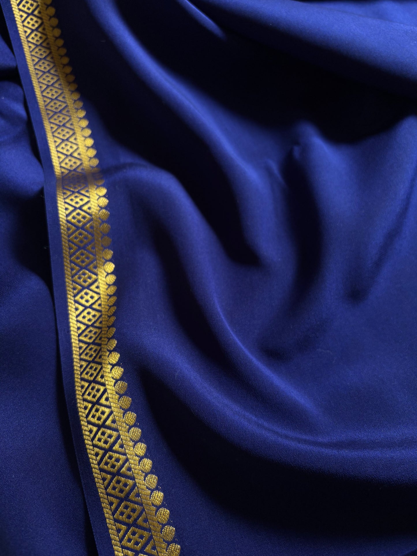 Nikhila : Solid Navy blue