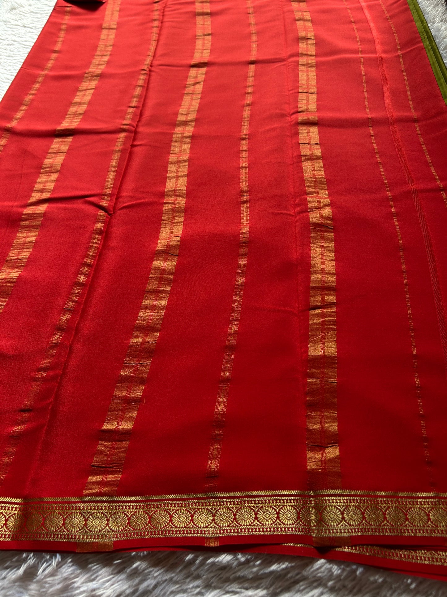 Parijata (2D) : Moss green-red