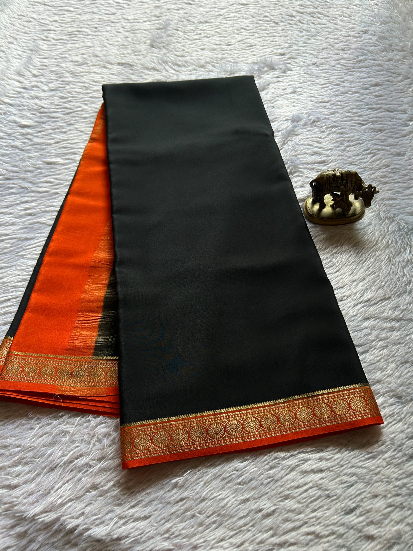 Parijata (2D) : Black-orange
