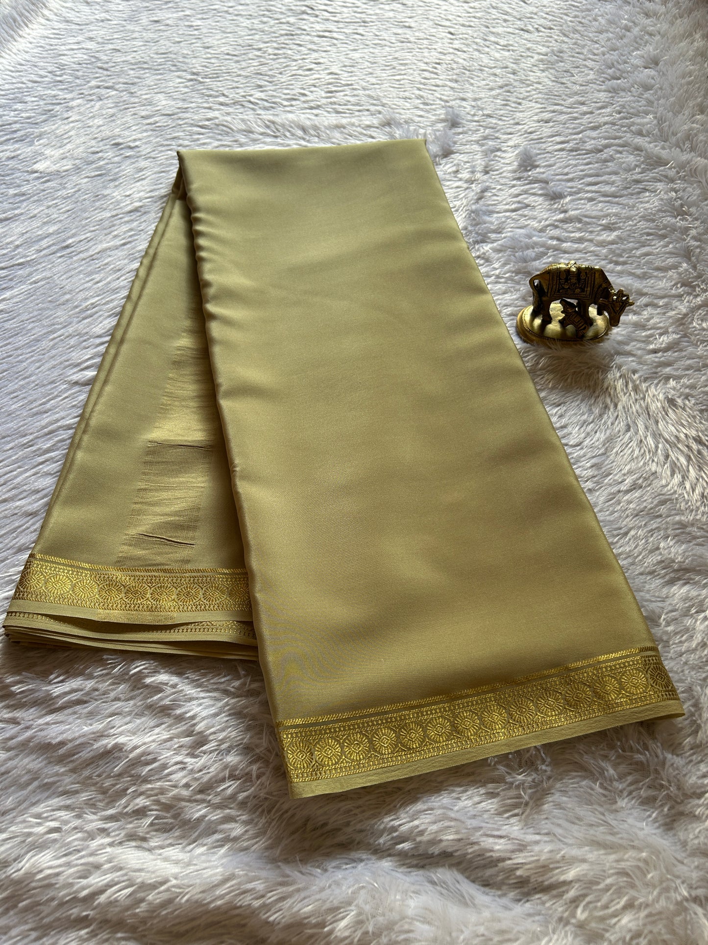 Parijata : Solid Light beige