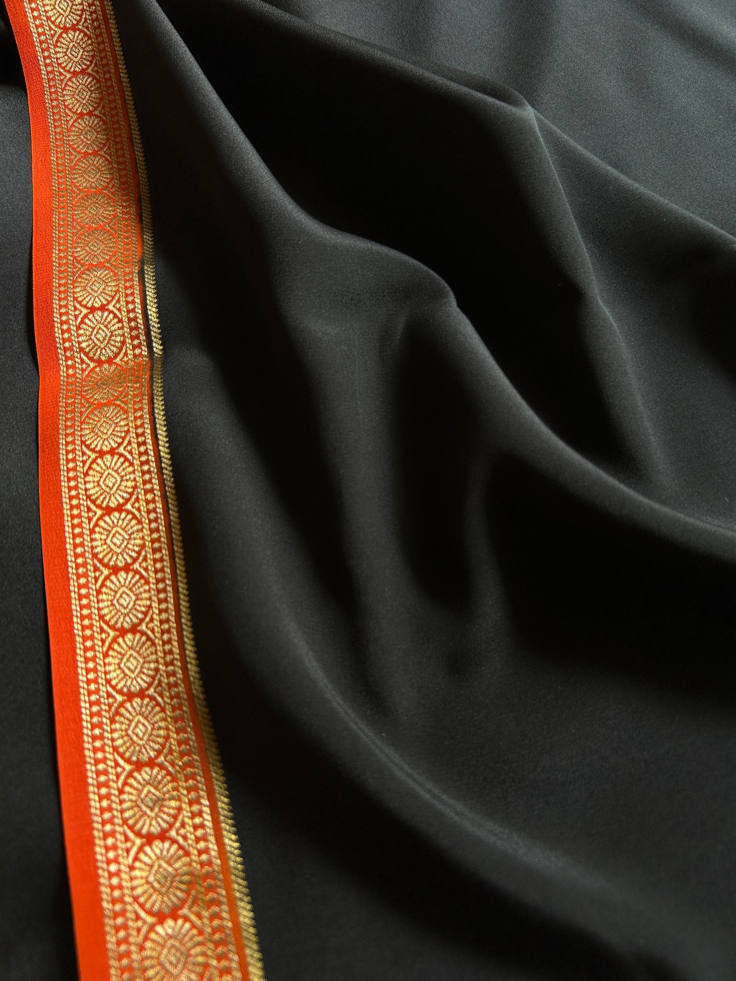 Parijata (2D) : Black-orange