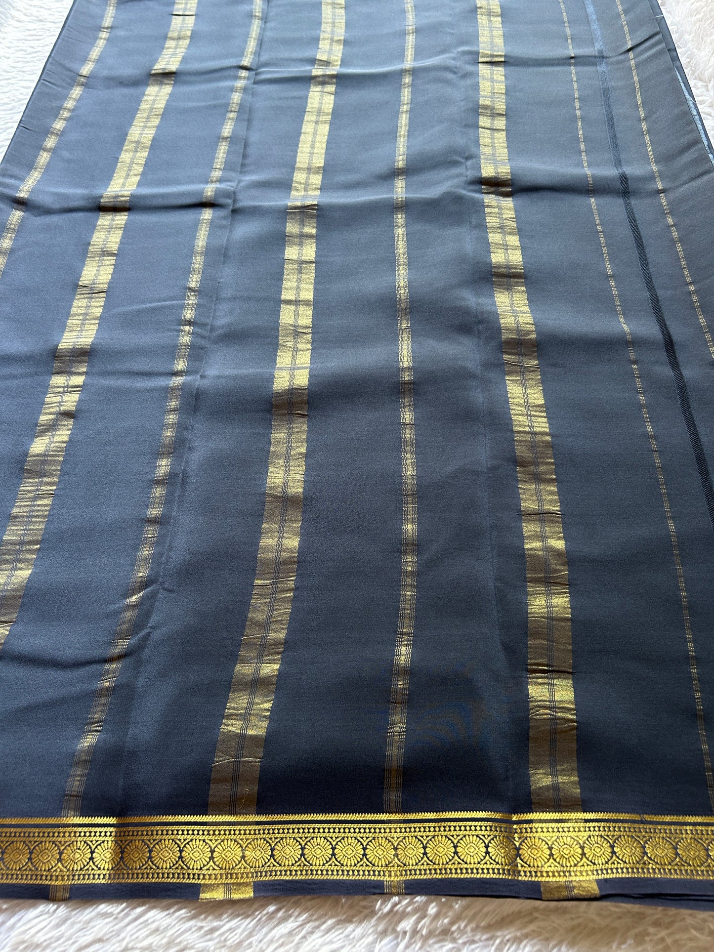 Parijata : Solid Steel grey