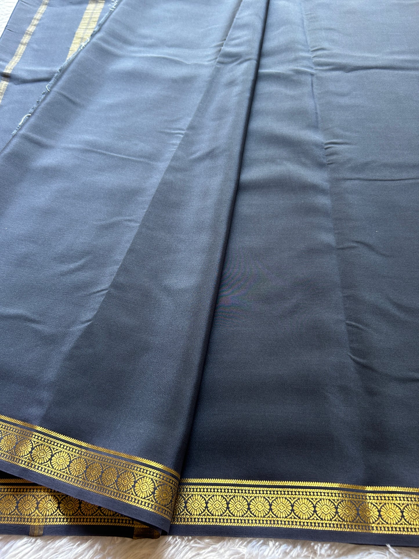 Parijata : Solid Steel grey