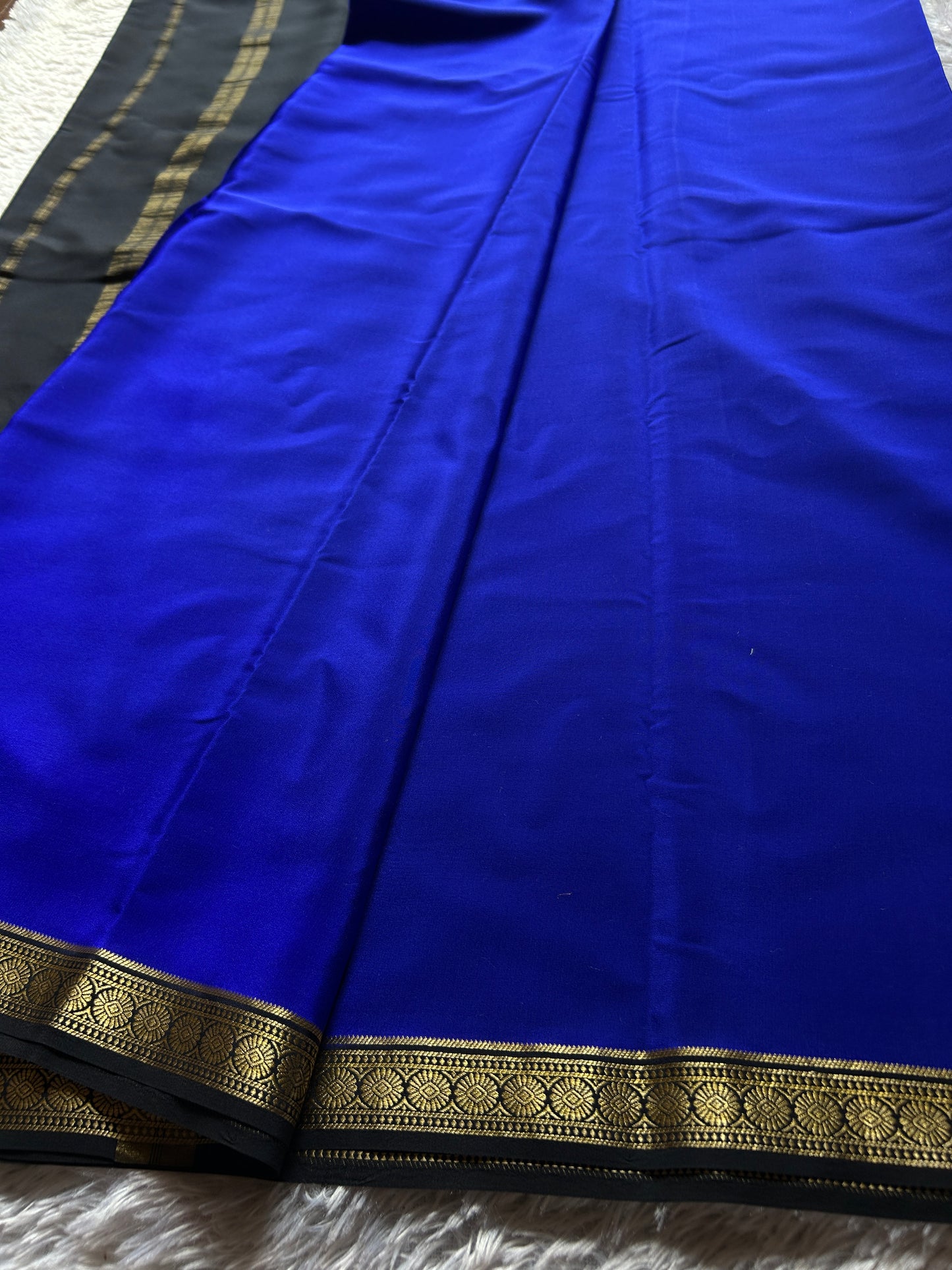 Parijata (2D) : Royal blue-black