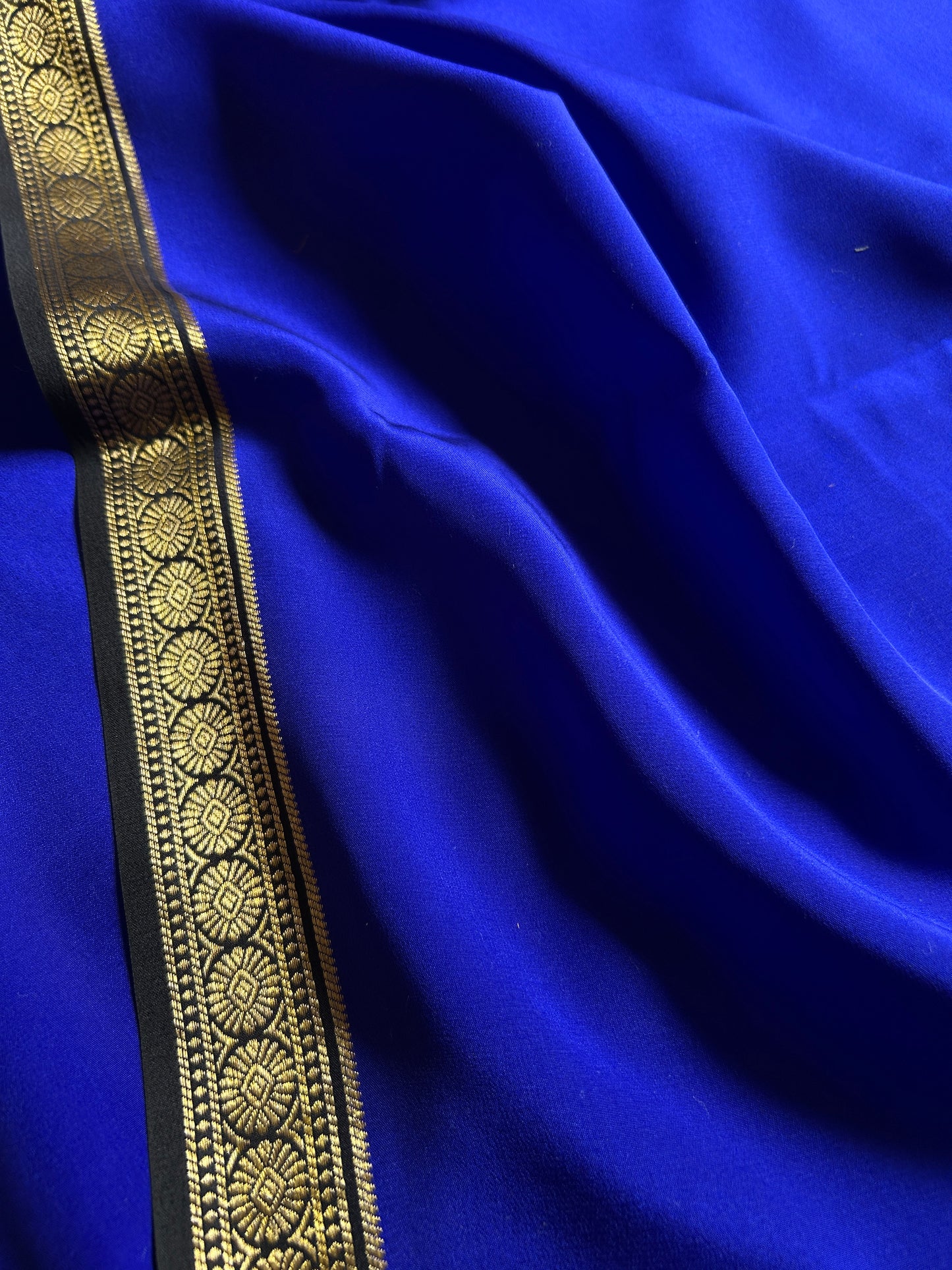 Parijata (2D) : Royal blue-black