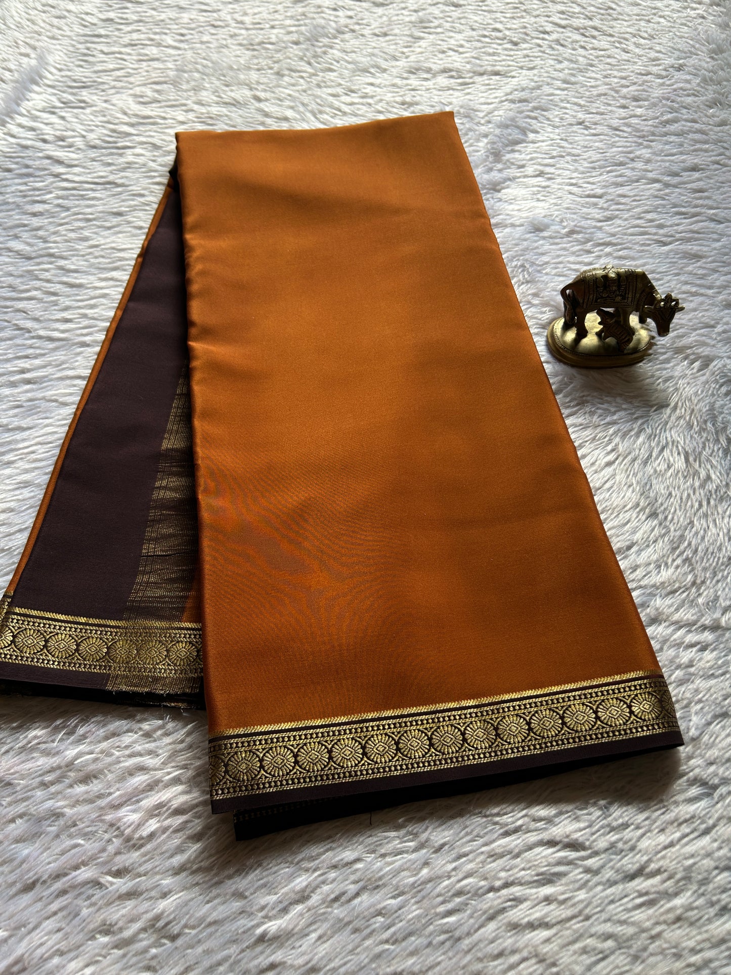 Parijata (2D) : Burnt orange-chocolate brown