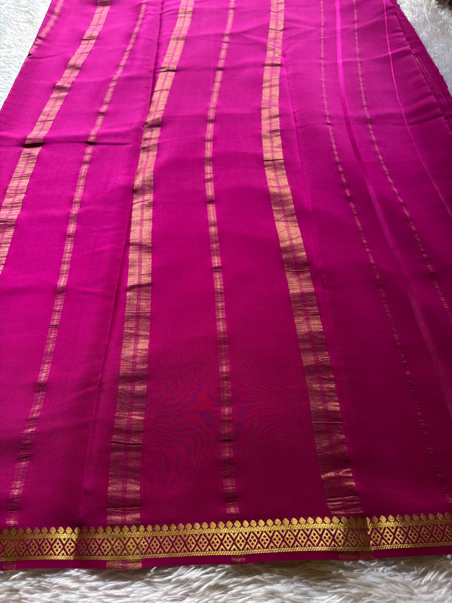 Nikhila : Solid Magenta pink