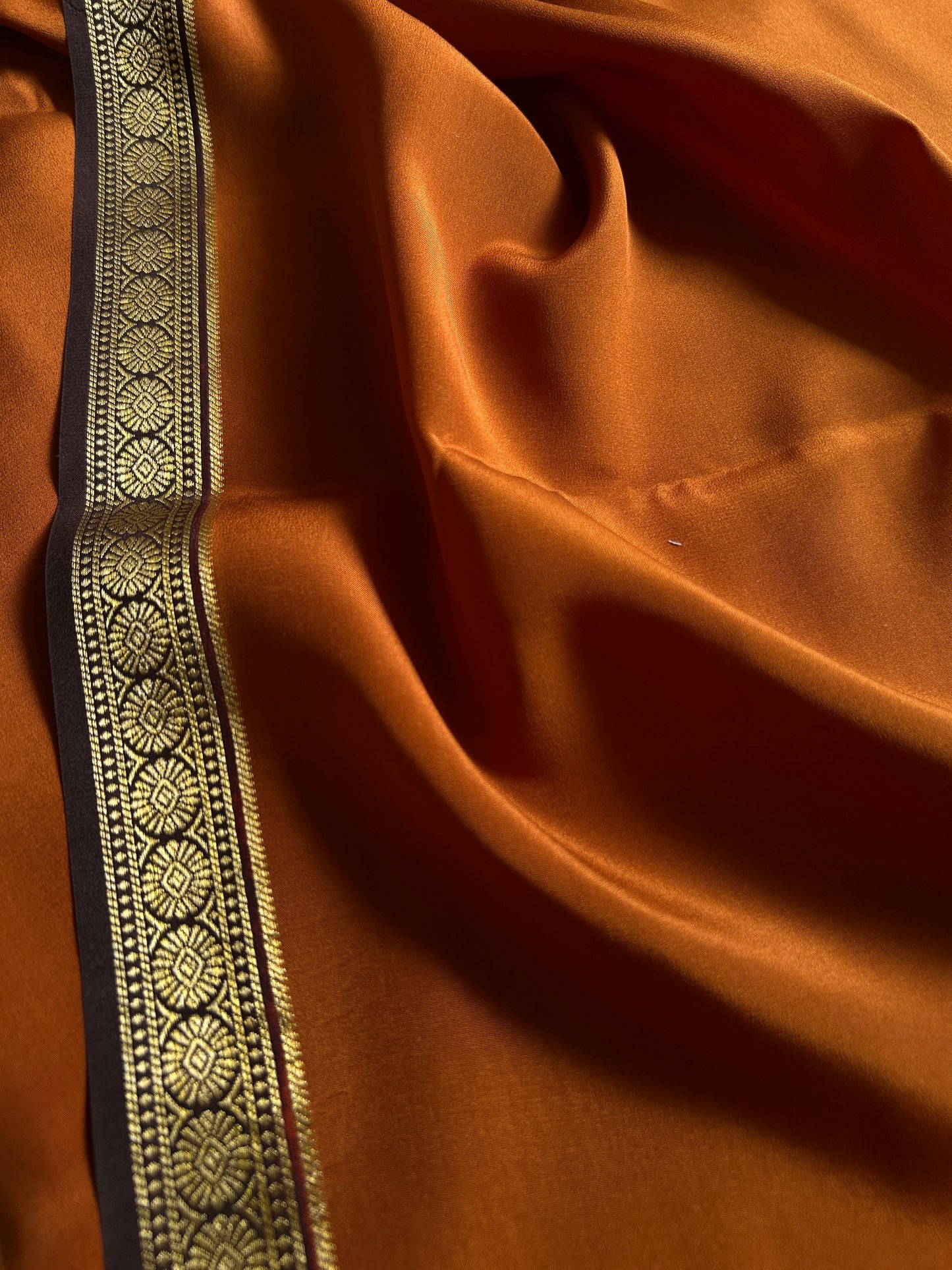 Parijata (2D) : Burnt orange-chocolate brown