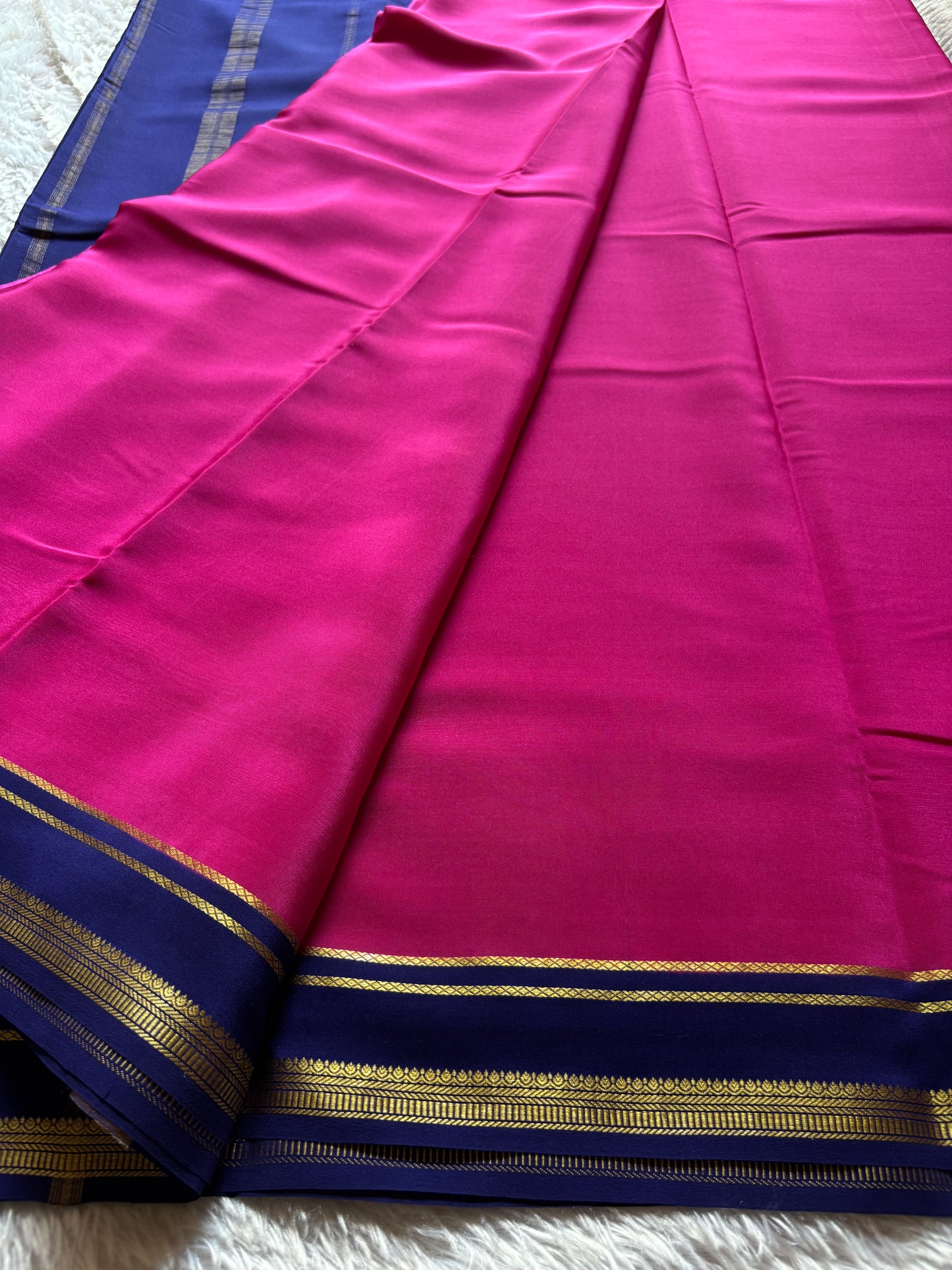Sumathi (2D) : Hot pink-navy blue