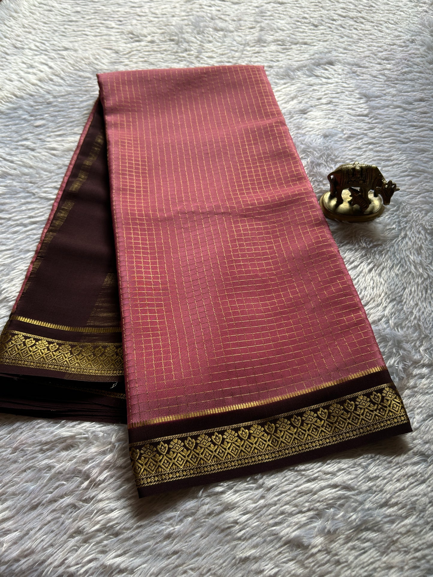 Vishakha (2D) : Blush pink-chocolate brown