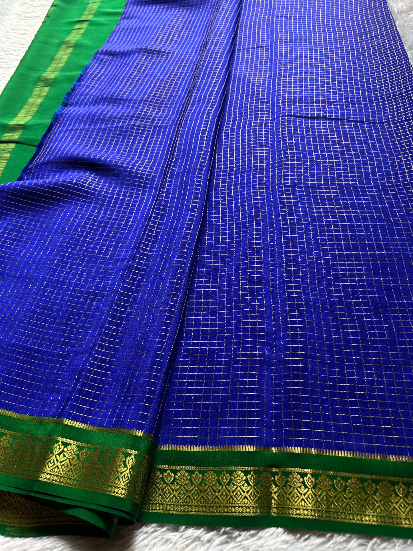 Vishakha (2D) : Royal blue-bottle green