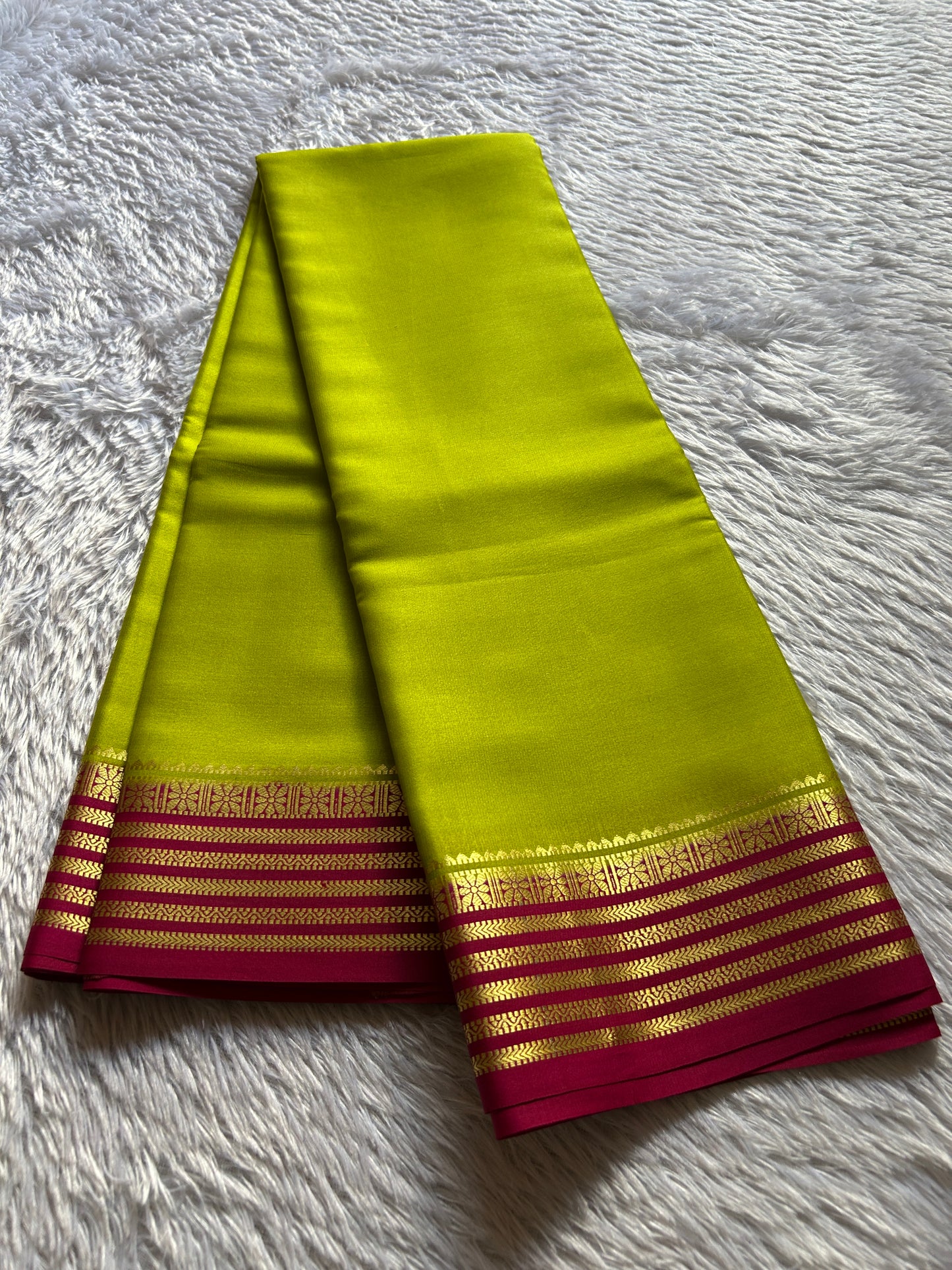 Nayana (2D) : Mehendi green-pink