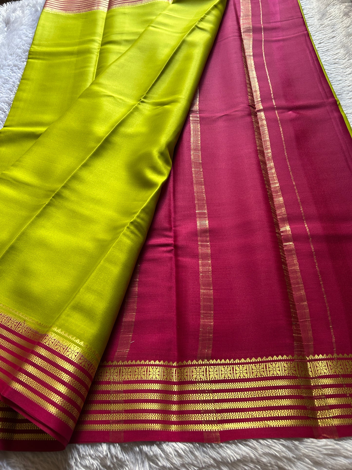 Nayana (2D) : Mehendi green-pink