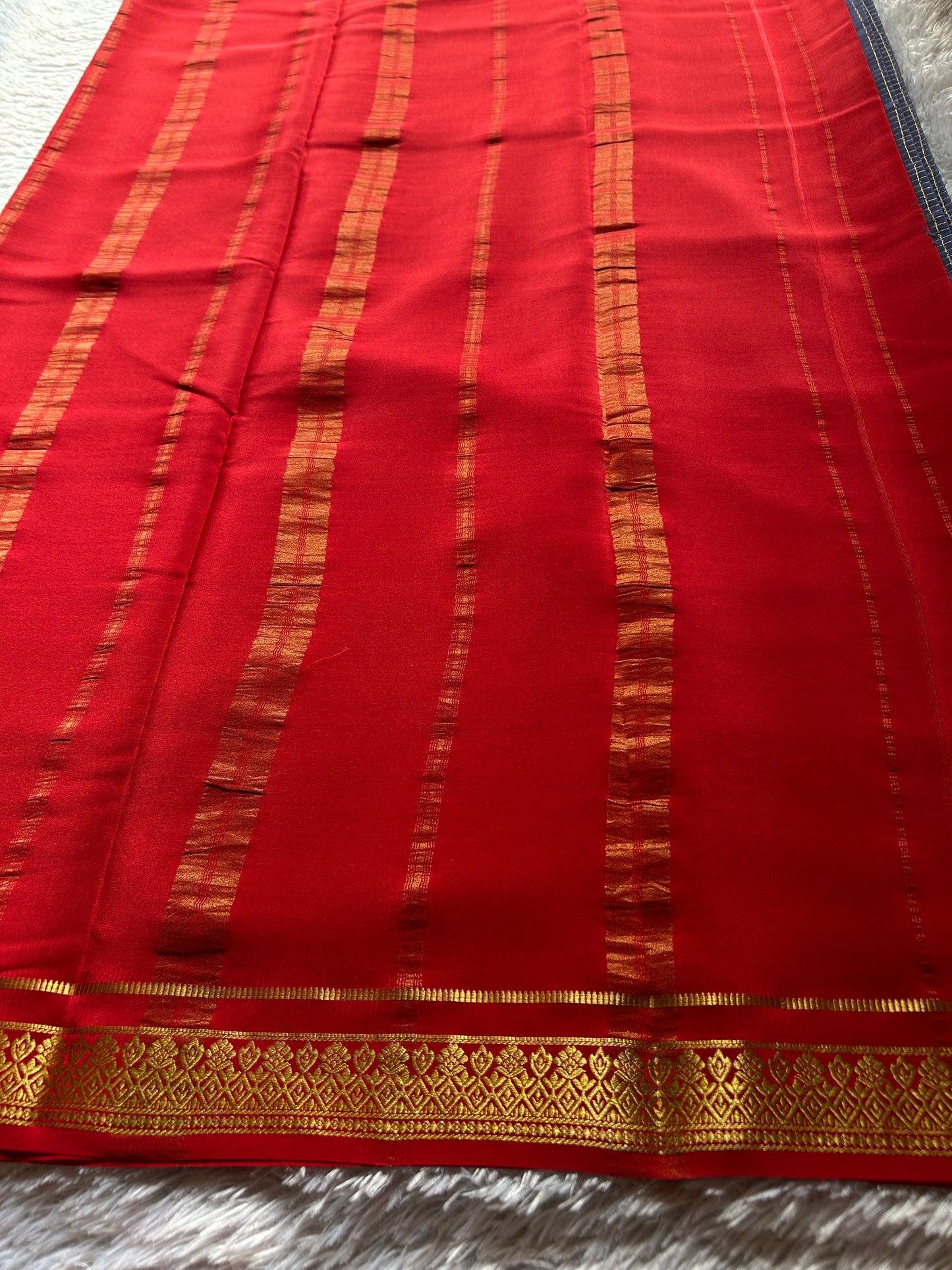 Vishakha (2D) : Deep blue-dark red