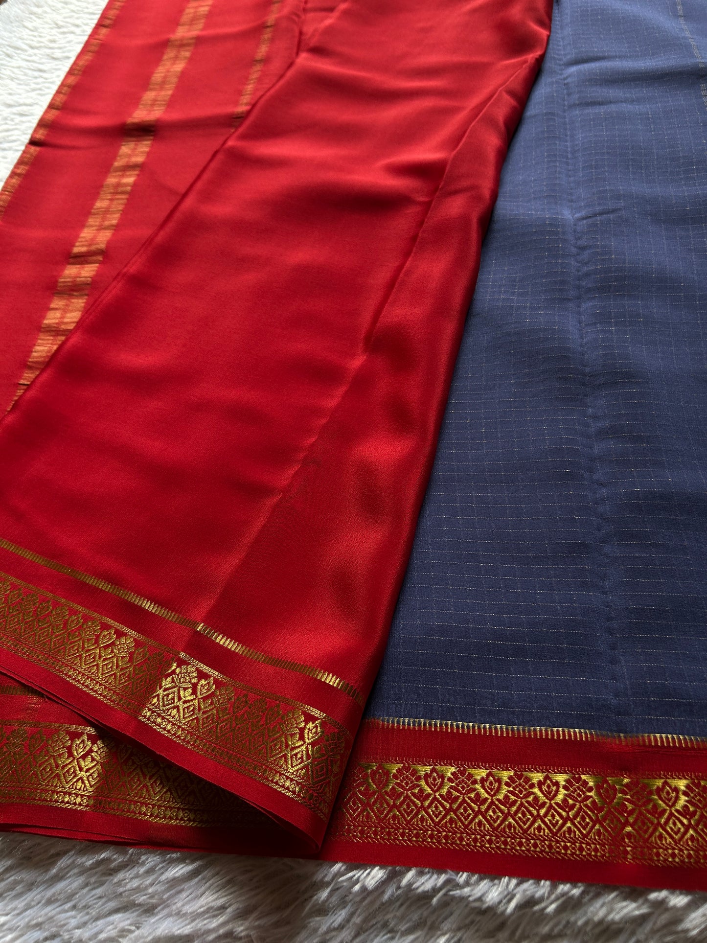 Vishakha (2D) : Deep blue-dark red