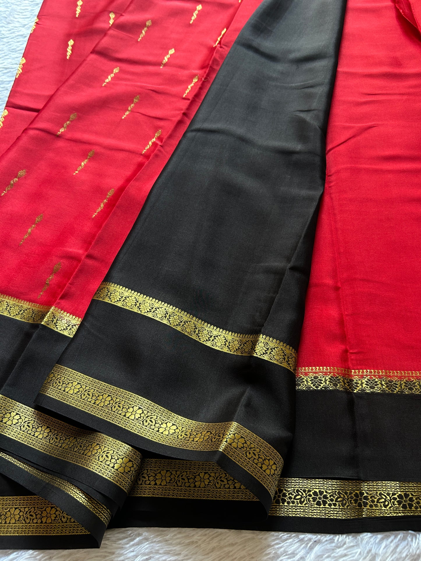 Jayashri (2D) : Red-black