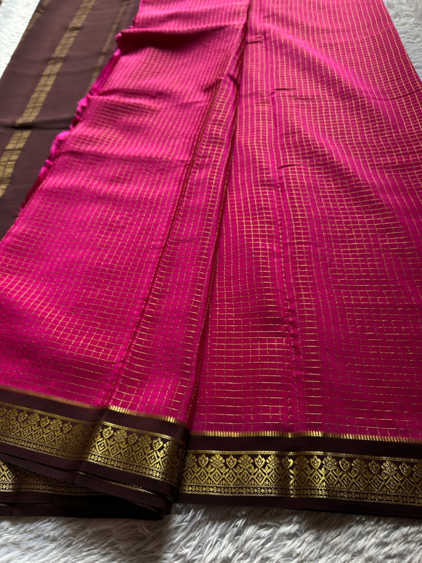Vishakha (2D) : Rani pink-chocolate brown