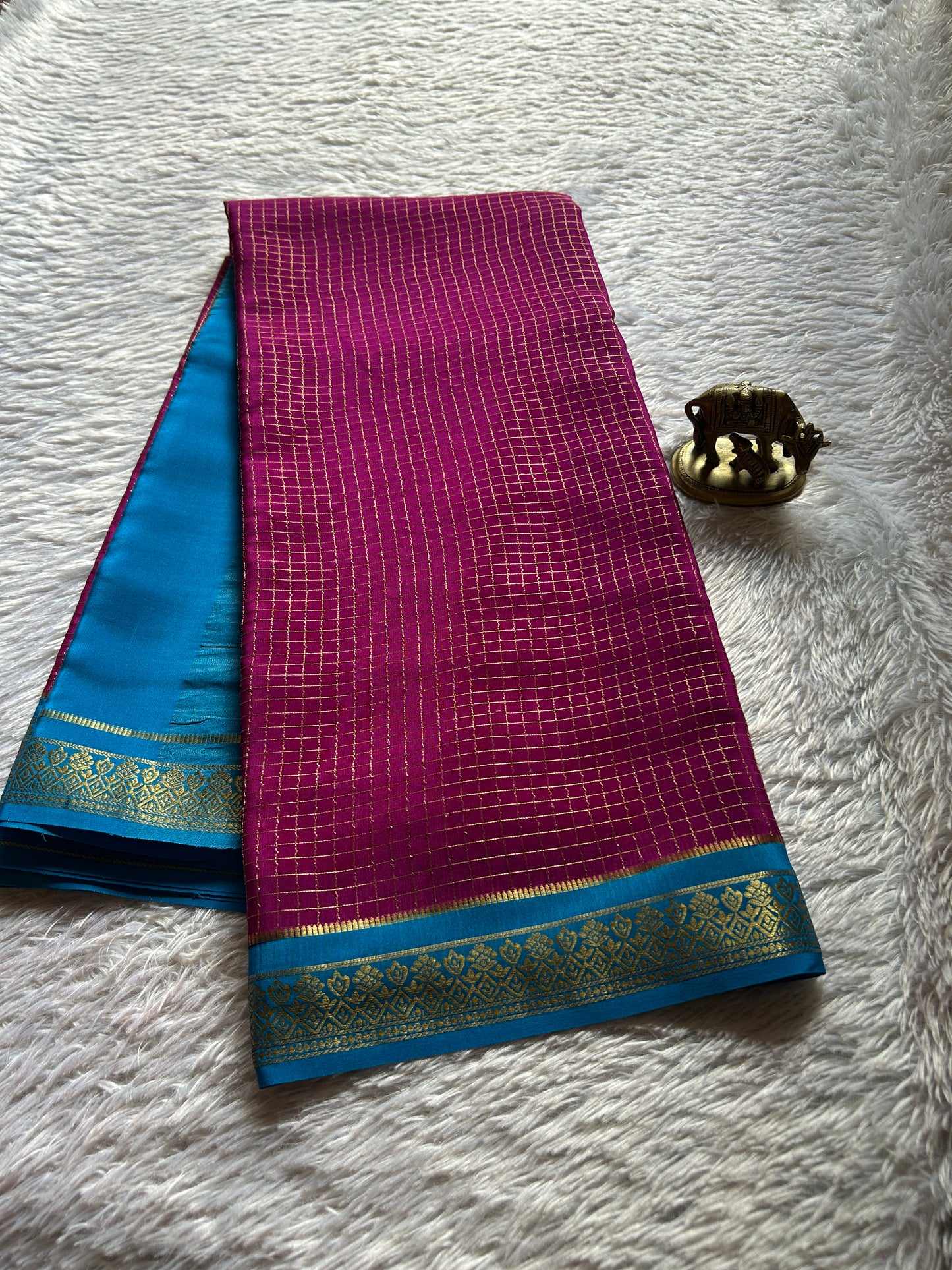 Vishakha (2D) : Magenta-ananda blue