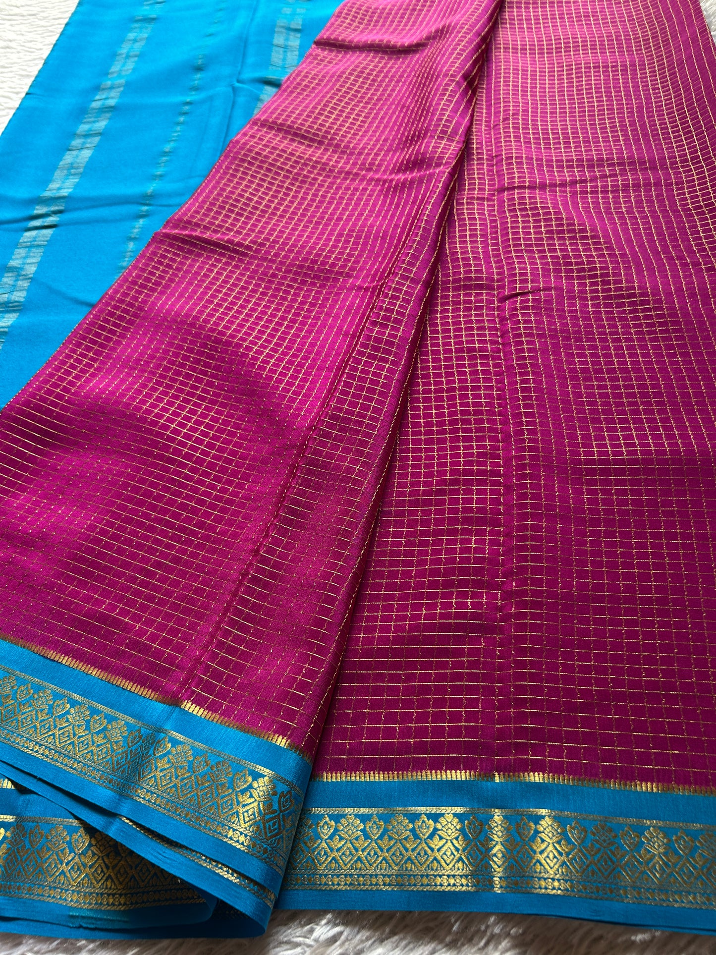 Vishakha (2D) : Magenta-ananda blue