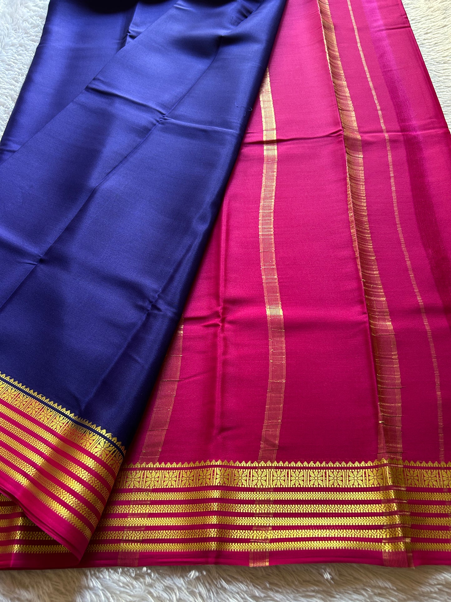 Nayana (2D) : Navy blue-pink