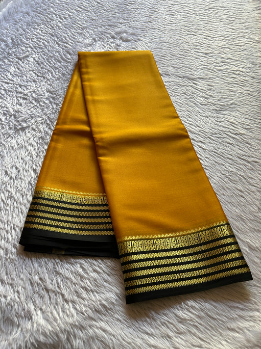 Nayana (2D) : Golden yellow-black