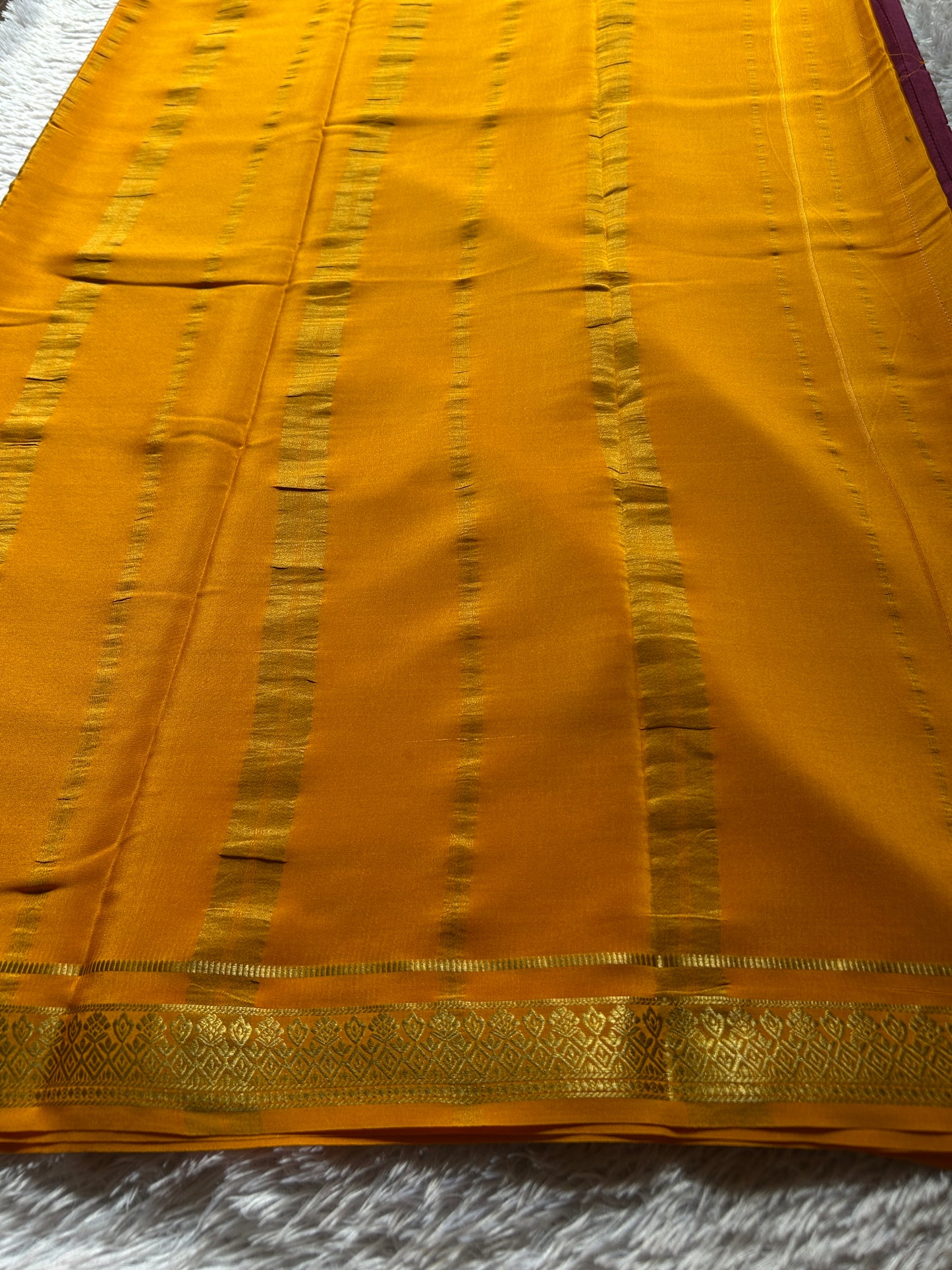 Vishakha (2D) : Maroon-golden yellow