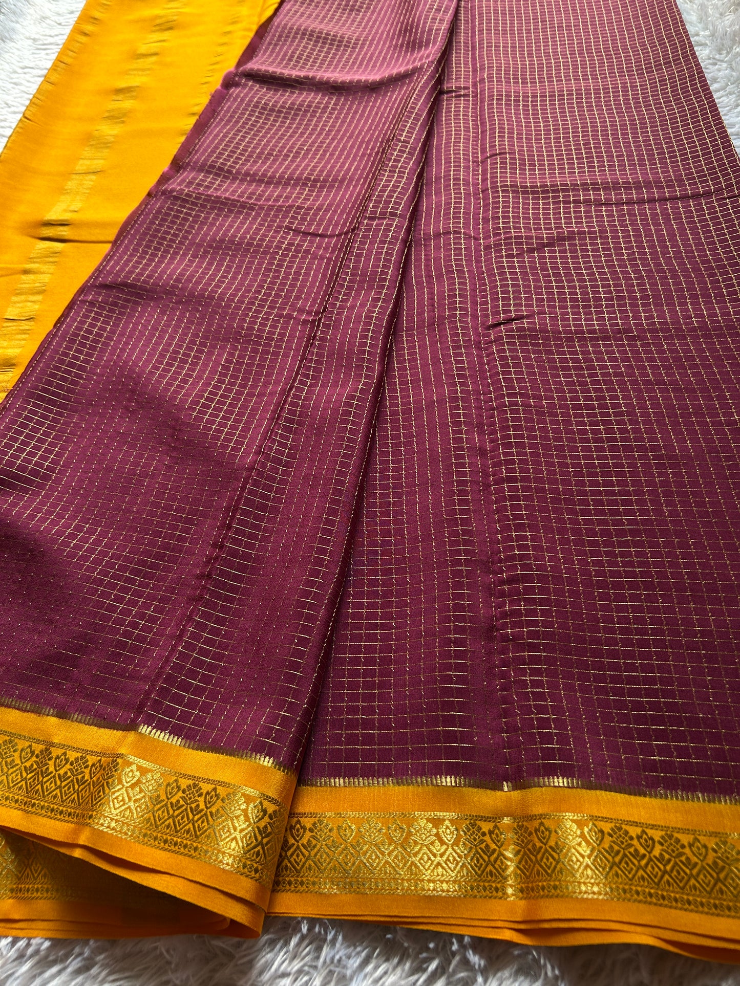 Vishakha (2D) : Maroon-golden yellow