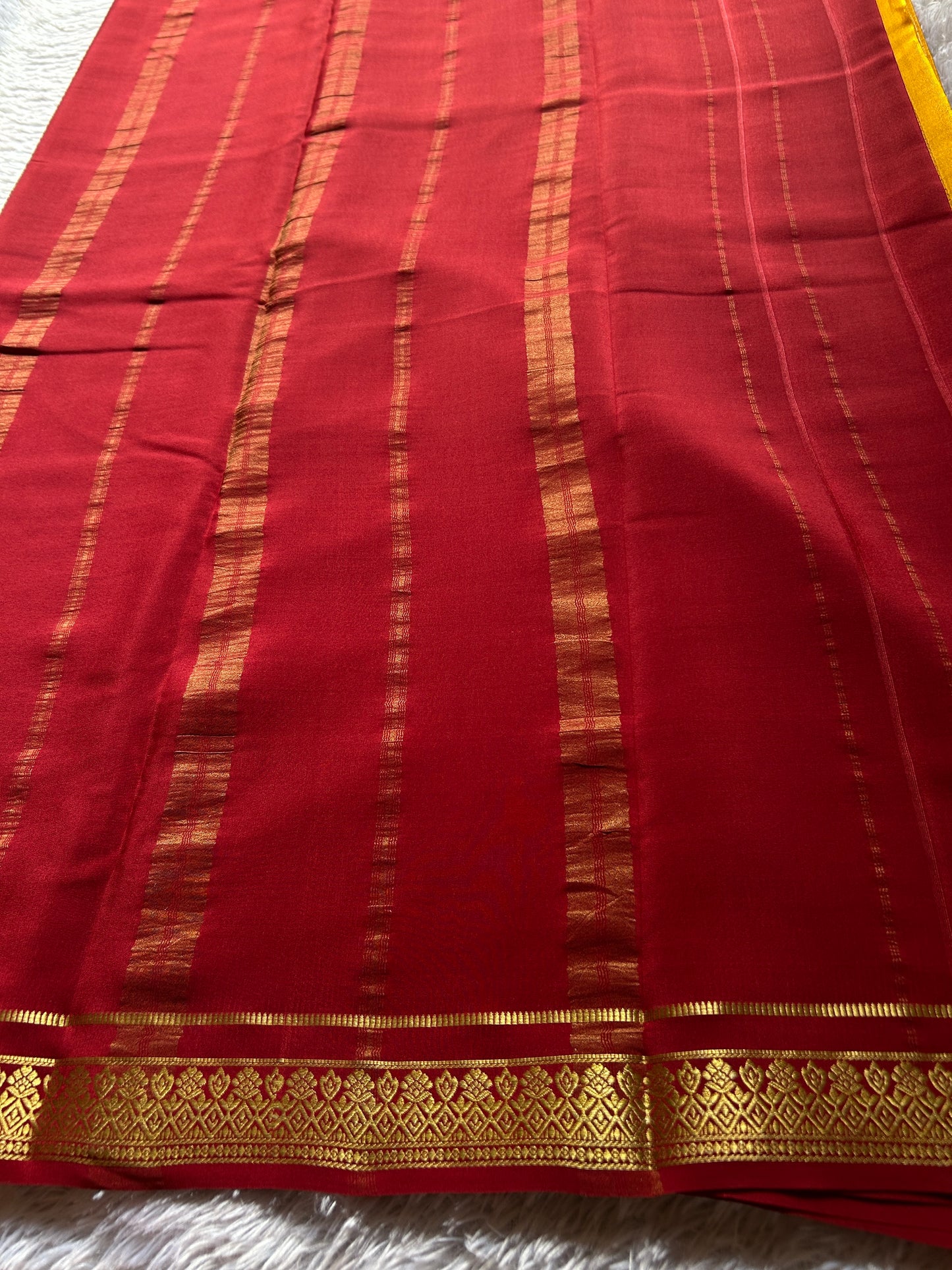 Vishakha (2D) : Golden yellow-dark red