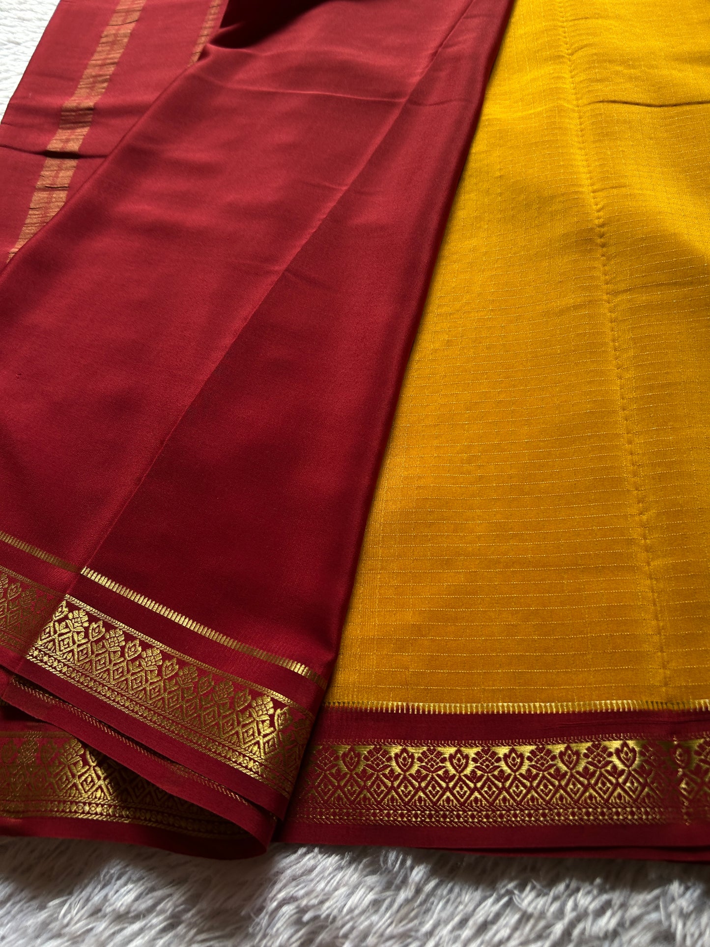 Vishakha (2D) : Golden yellow-dark red