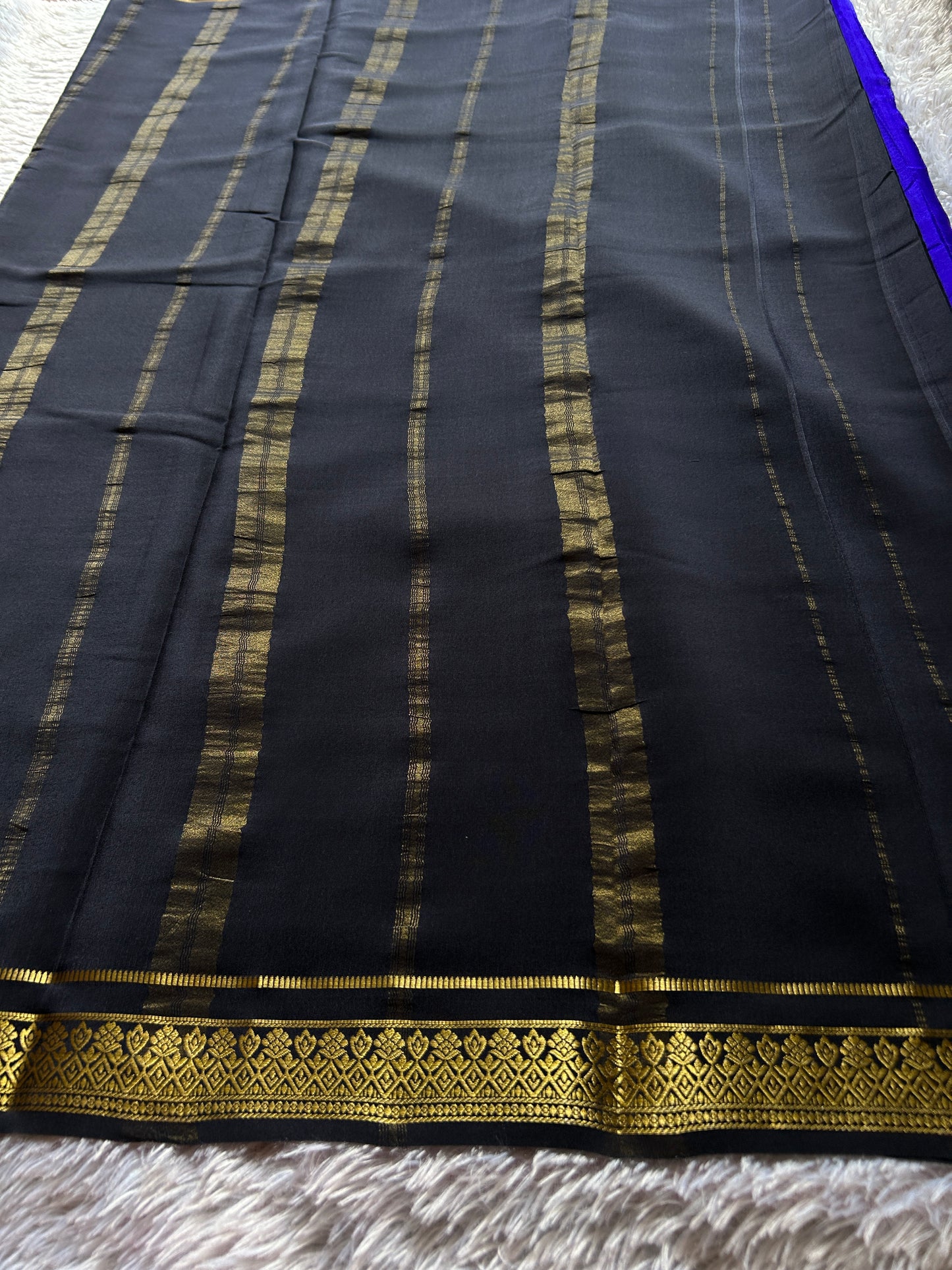 Vishakha (2D) : Royal blue-black