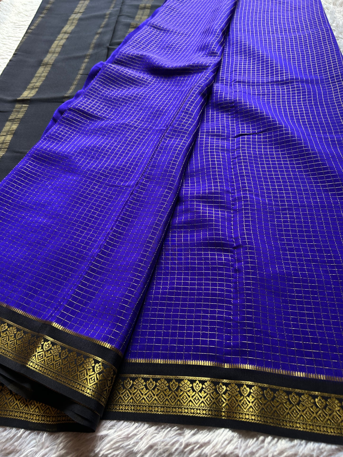 Vishakha (2D) : Royal blue-black