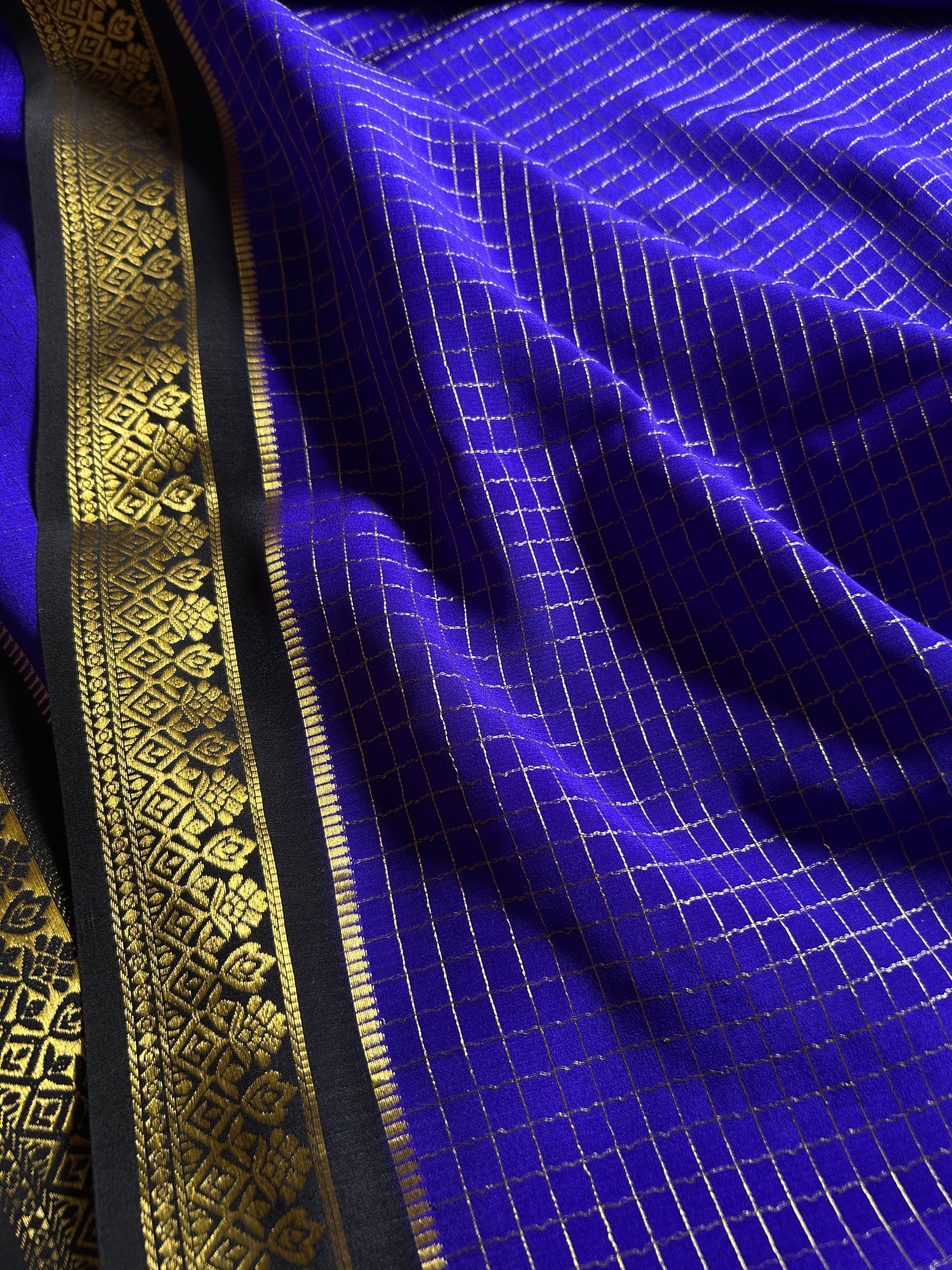 Vishakha (2D) : Royal blue-black