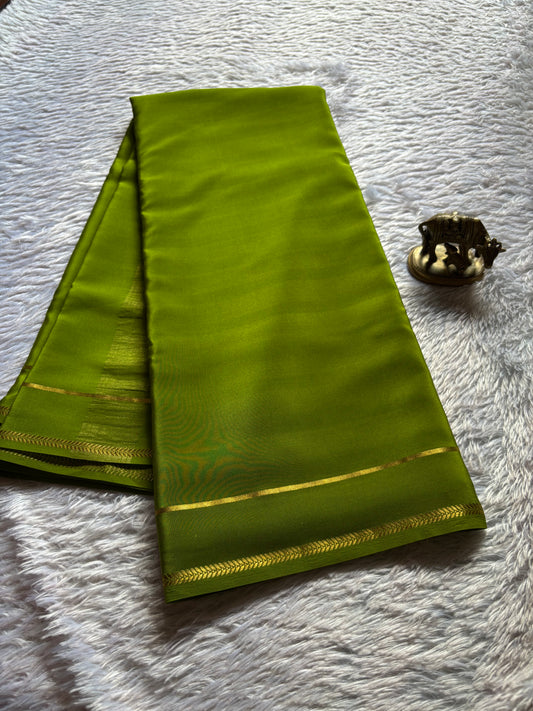 Vinaya : Solid Mehendi green