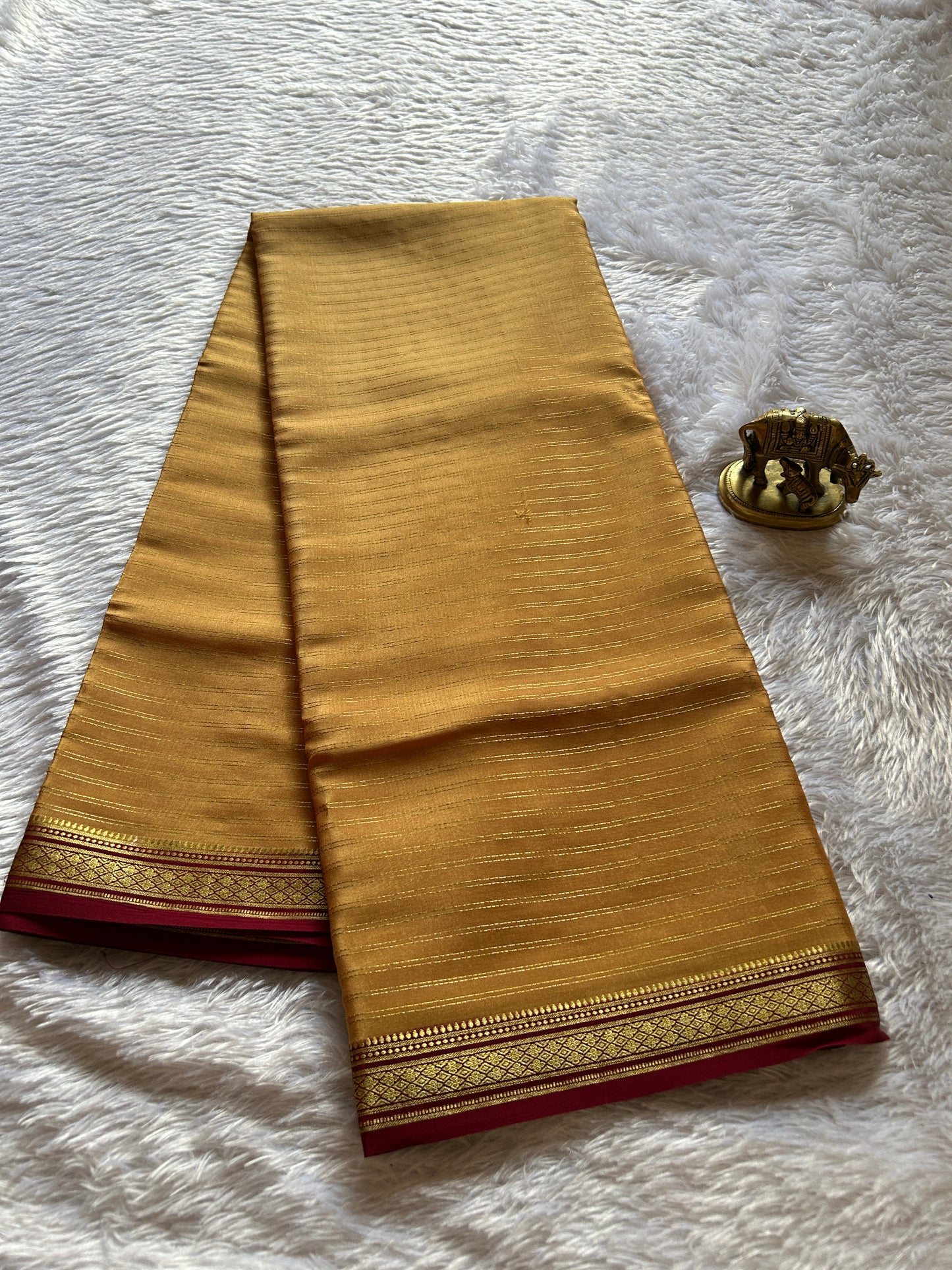 Urvi (2D) : Beige-maroon