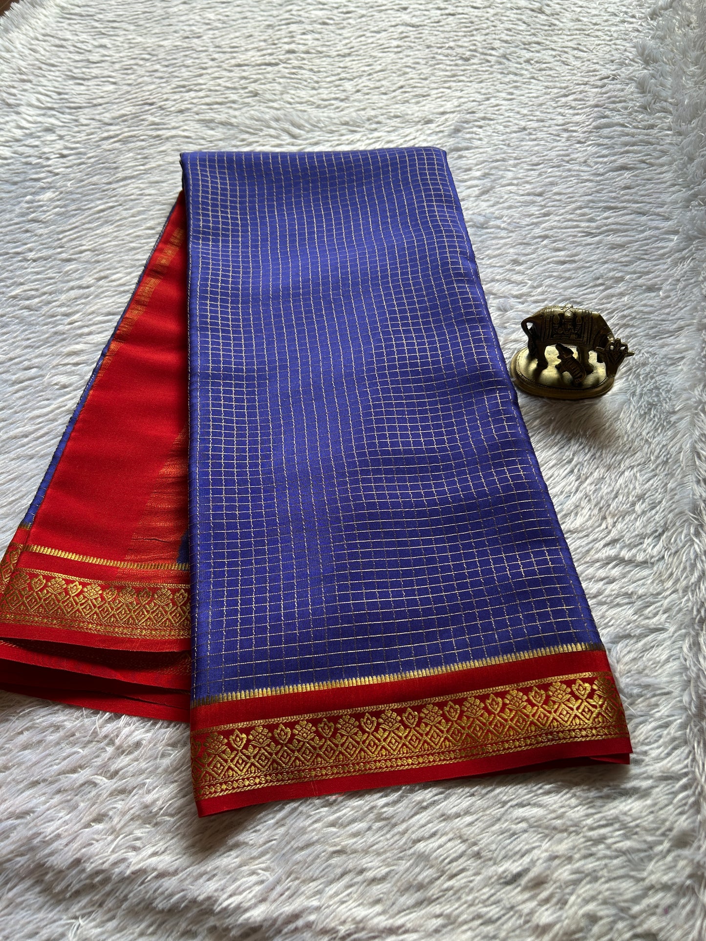 Vishakha (2D) : Dark blue-red