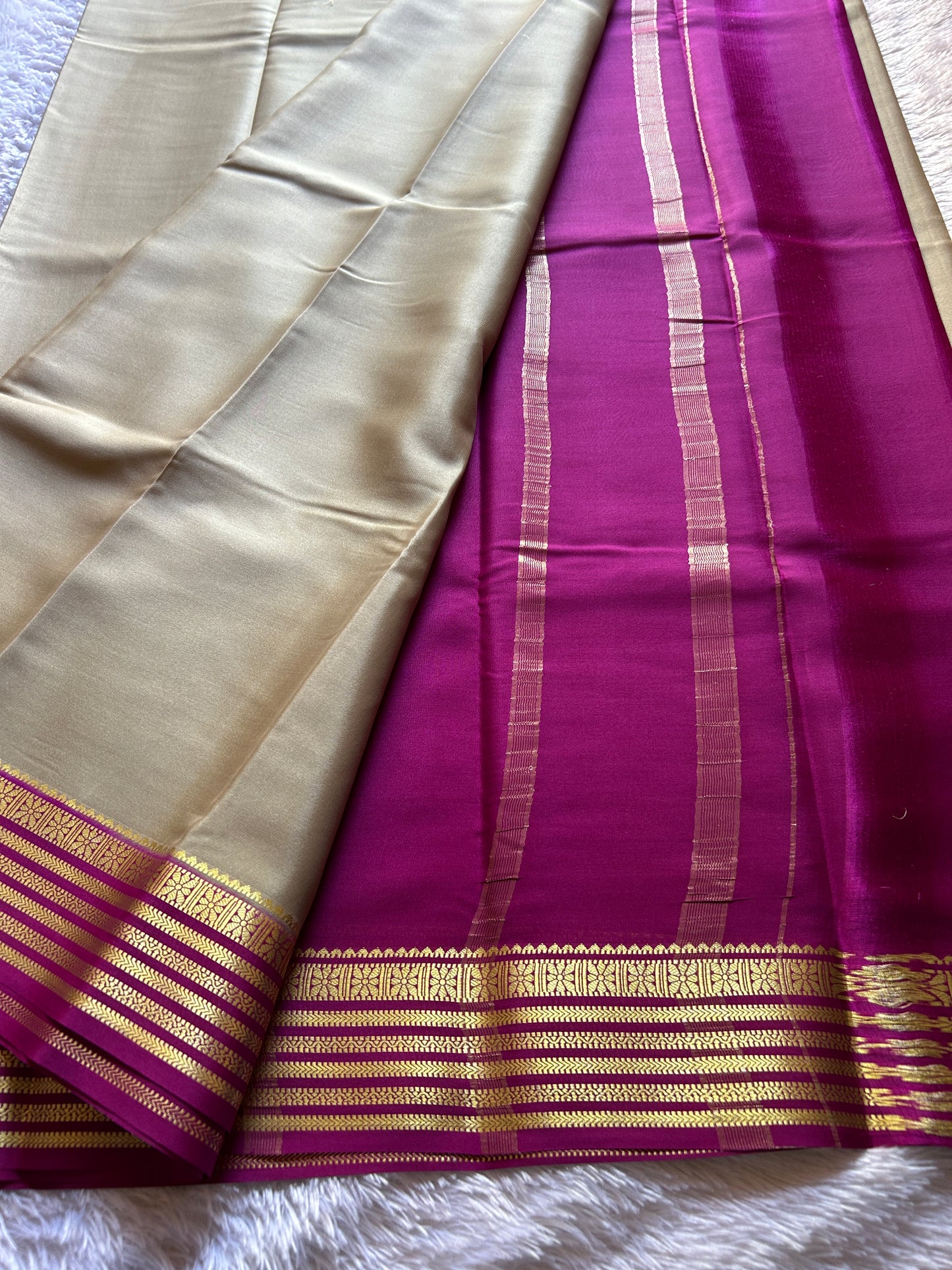 Nayana (2D) : Beige-magenta