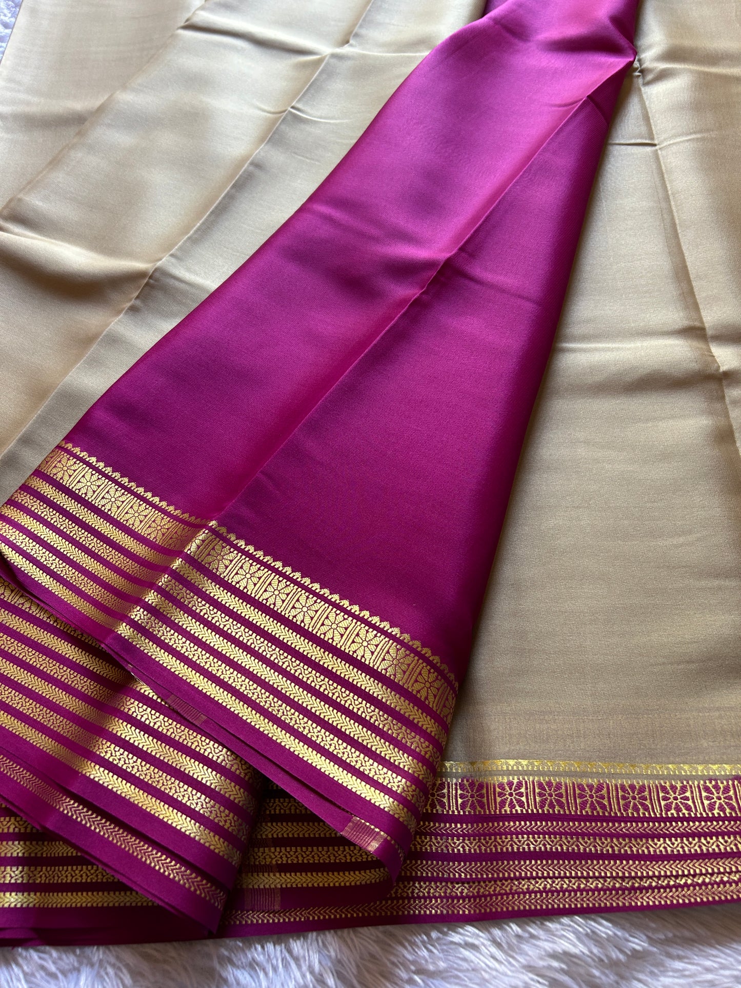 Nayana (2D) : Beige-magenta