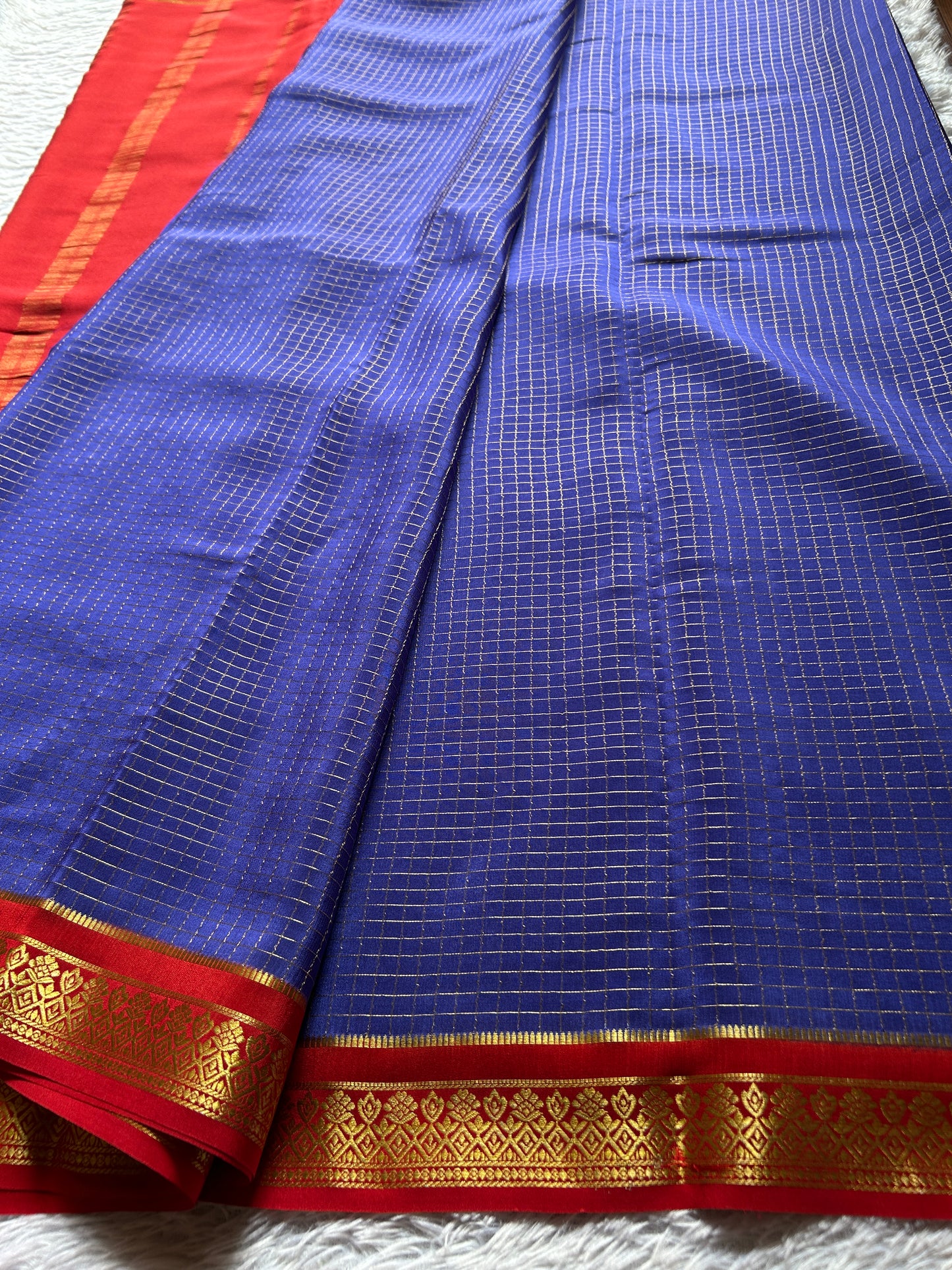 Vishakha (2D) : Dark blue-red