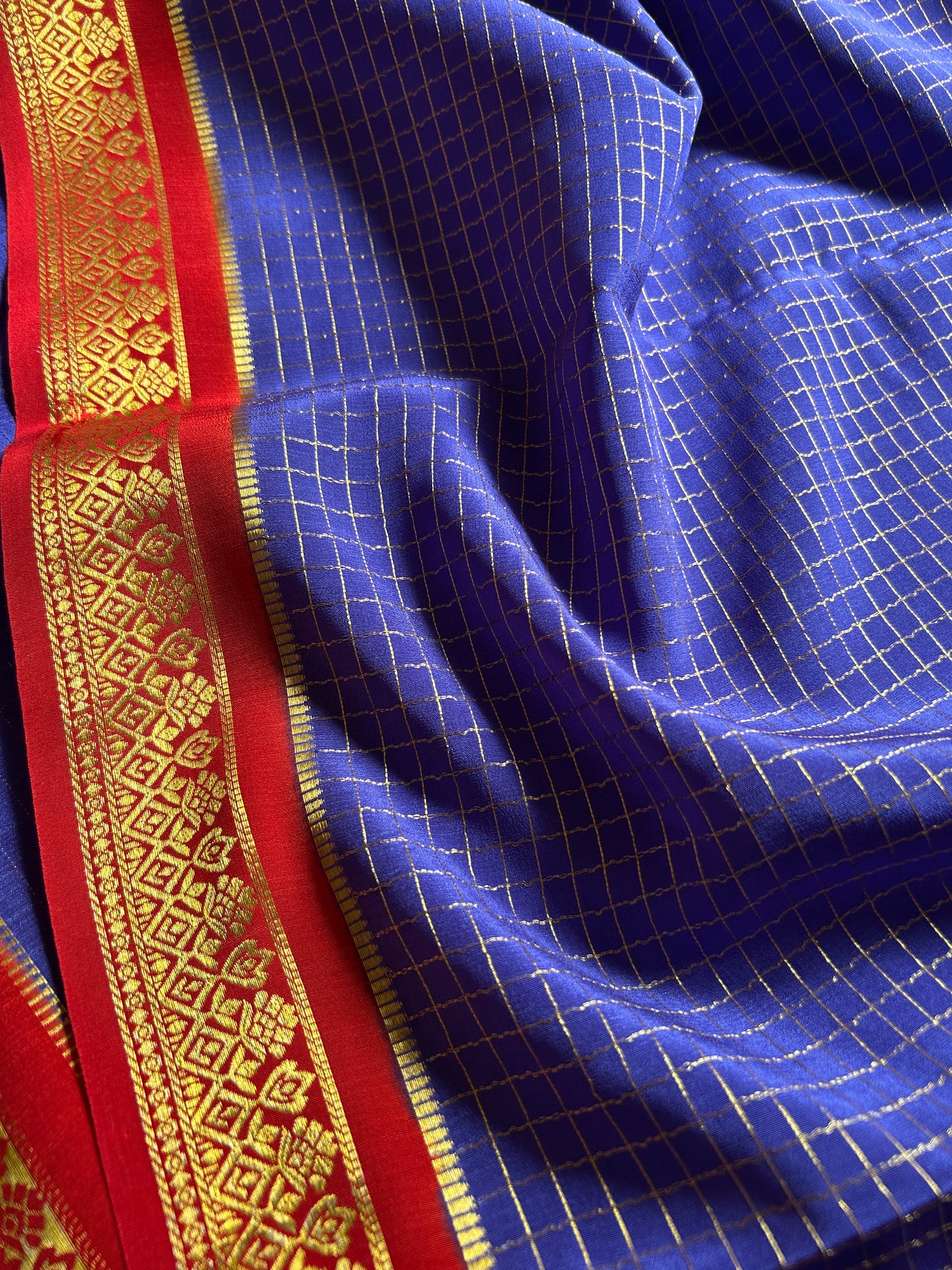Vishakha (2D) : Dark blue-red