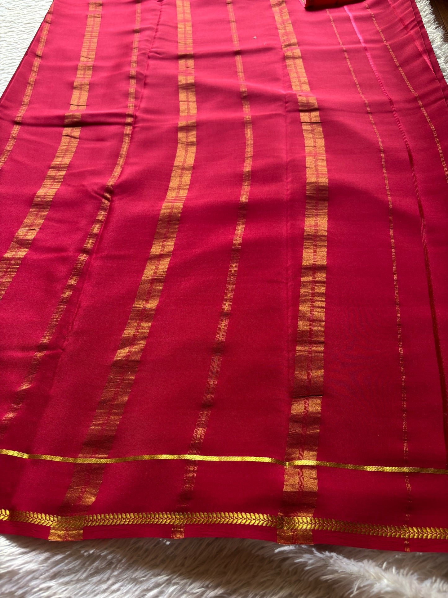 Vinaya : Solid Dark red