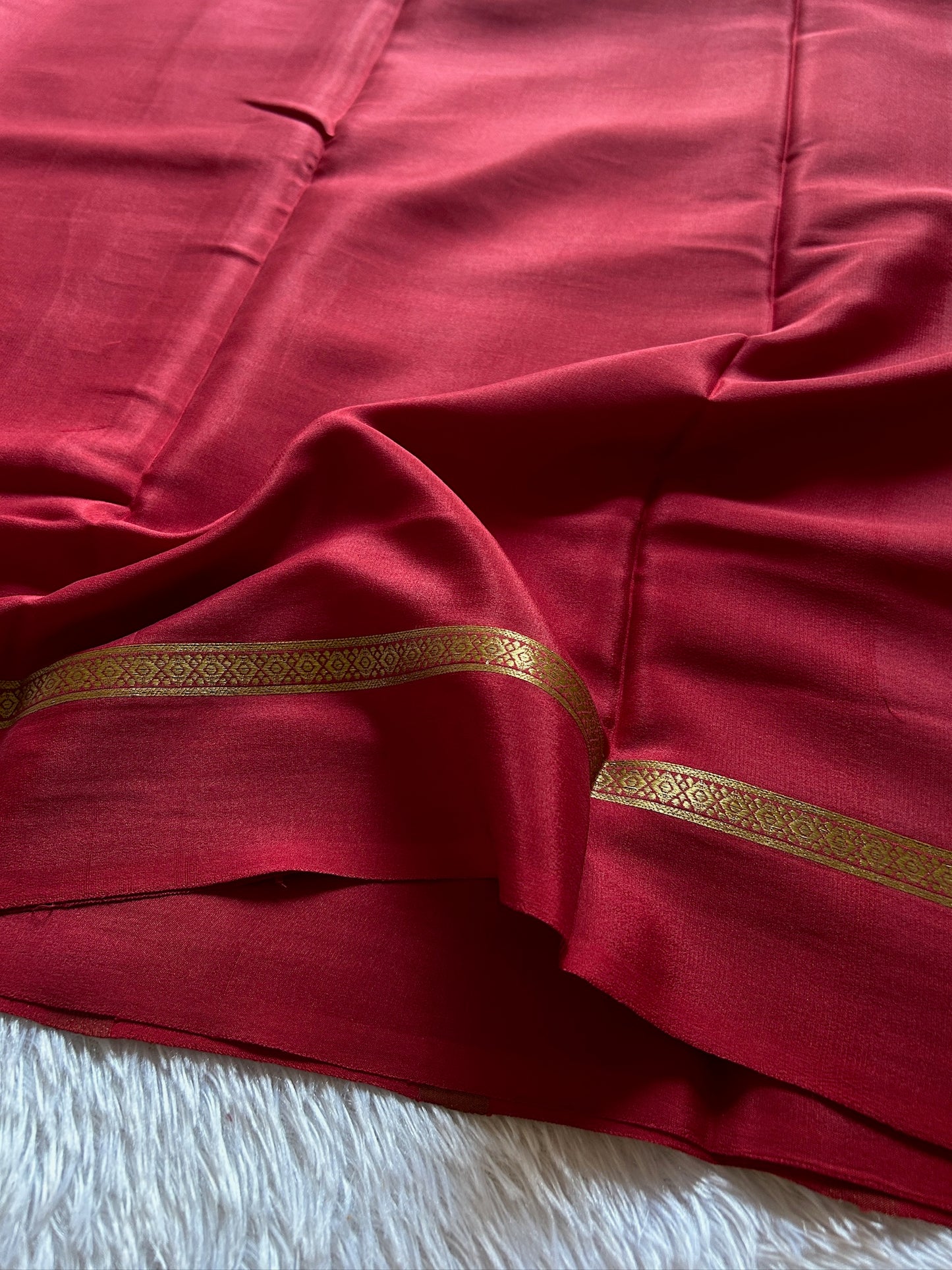 Kushee : Solid red