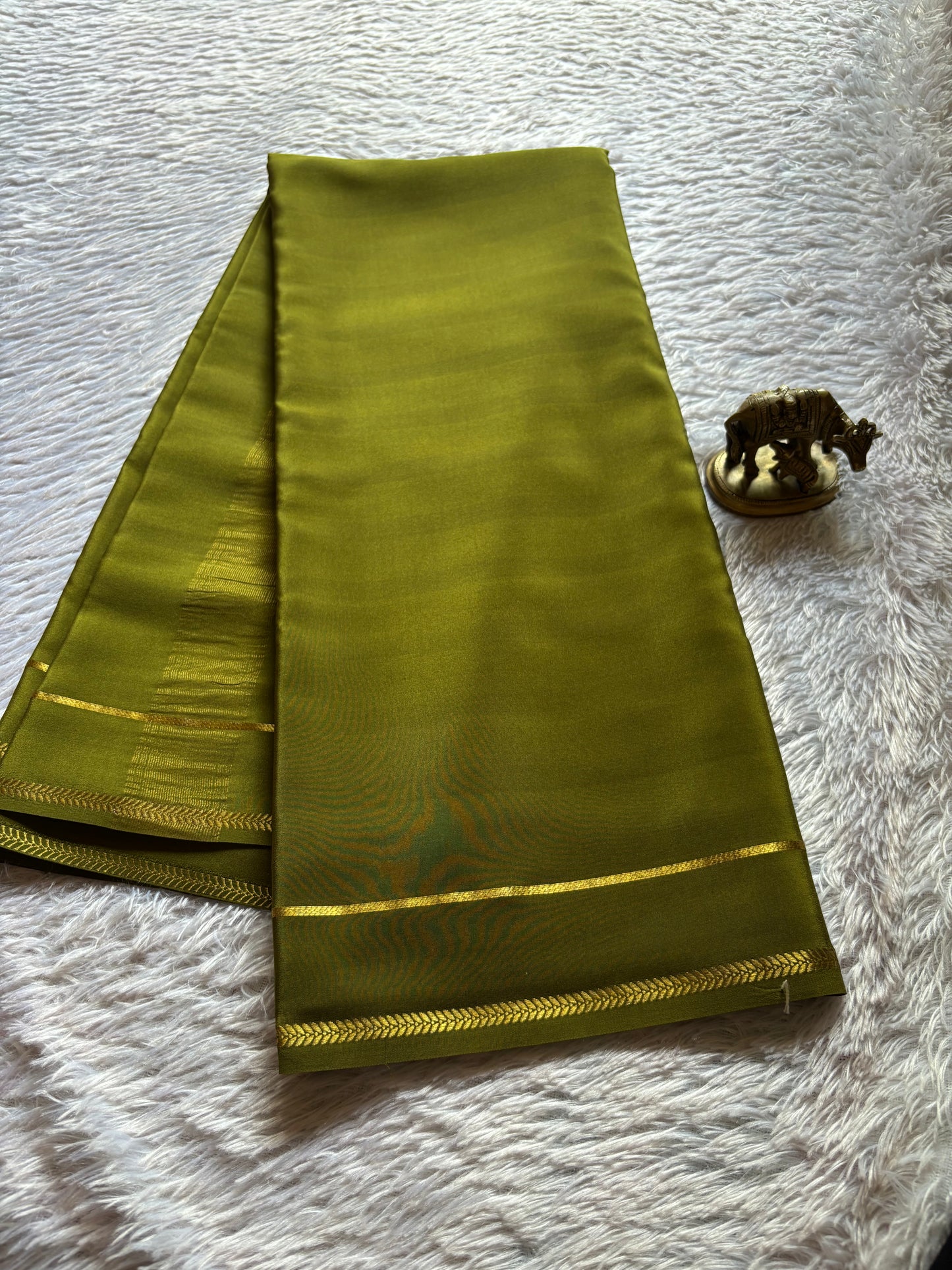 Vinaya : Solid Moss green