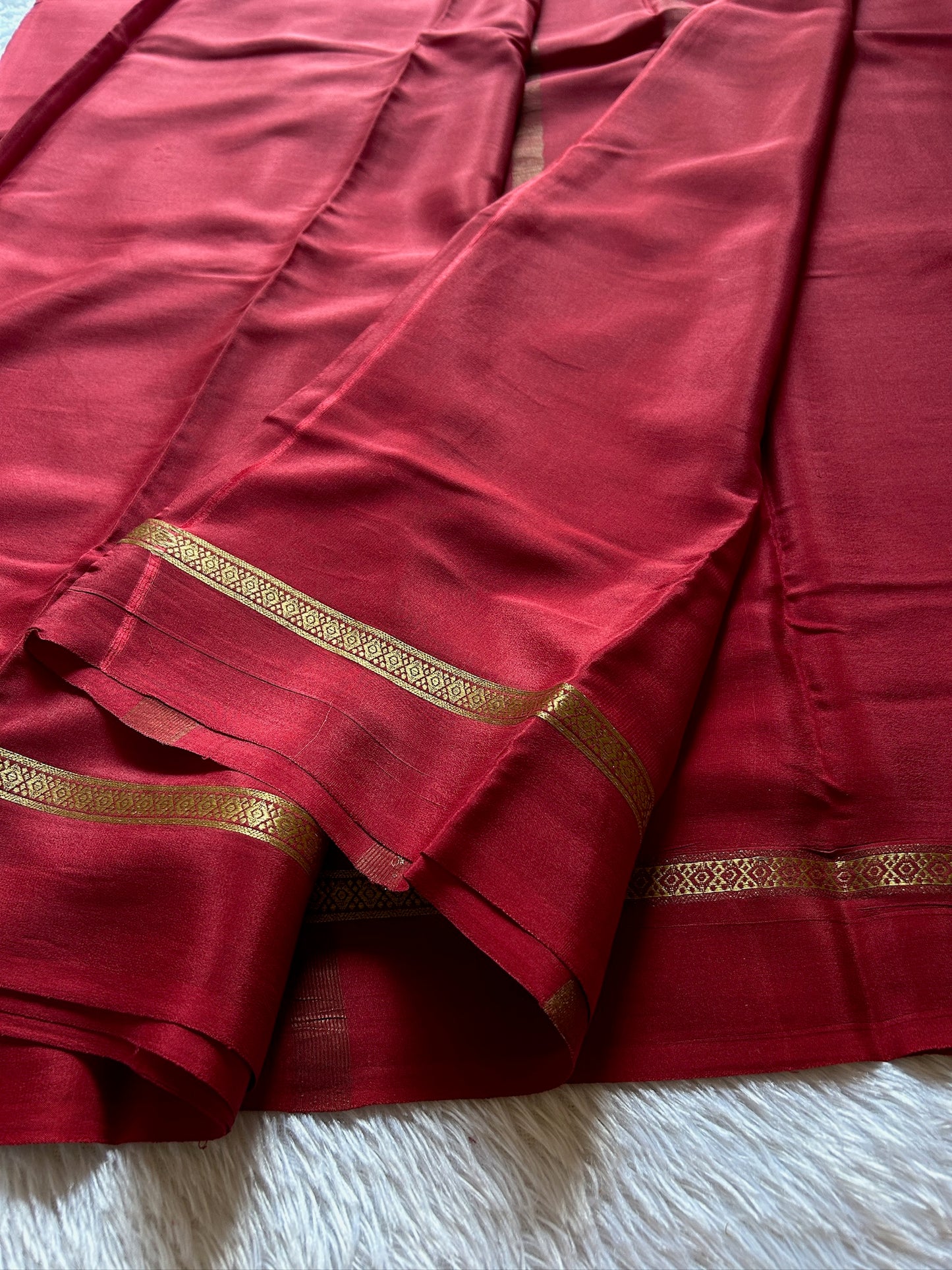 Kushee : Solid red